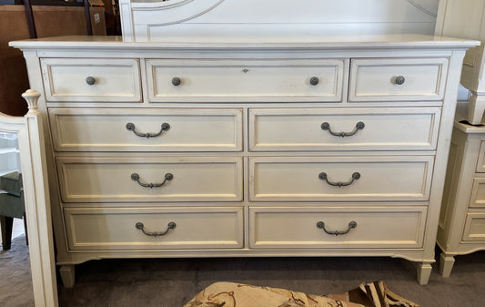 Stanley 9-Drawer Dresser and Matching Mirror (0CF00J)