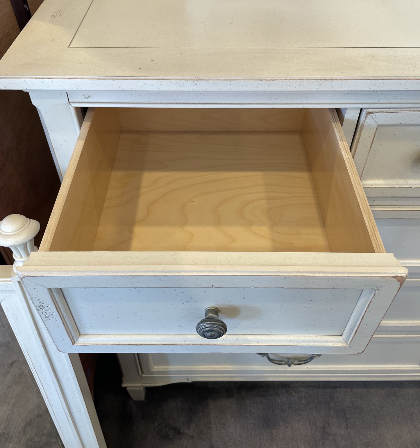 Stanley 9-Drawer Dresser and Matching Mirror (0CF00J)