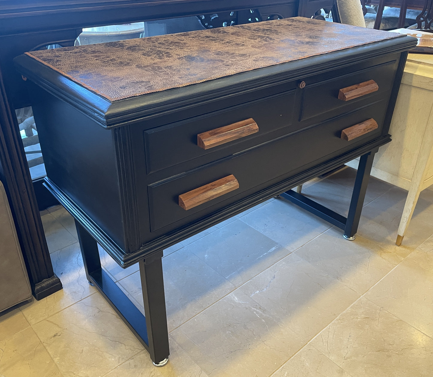 Modernized Cedar Chest on Stand (0KN003)