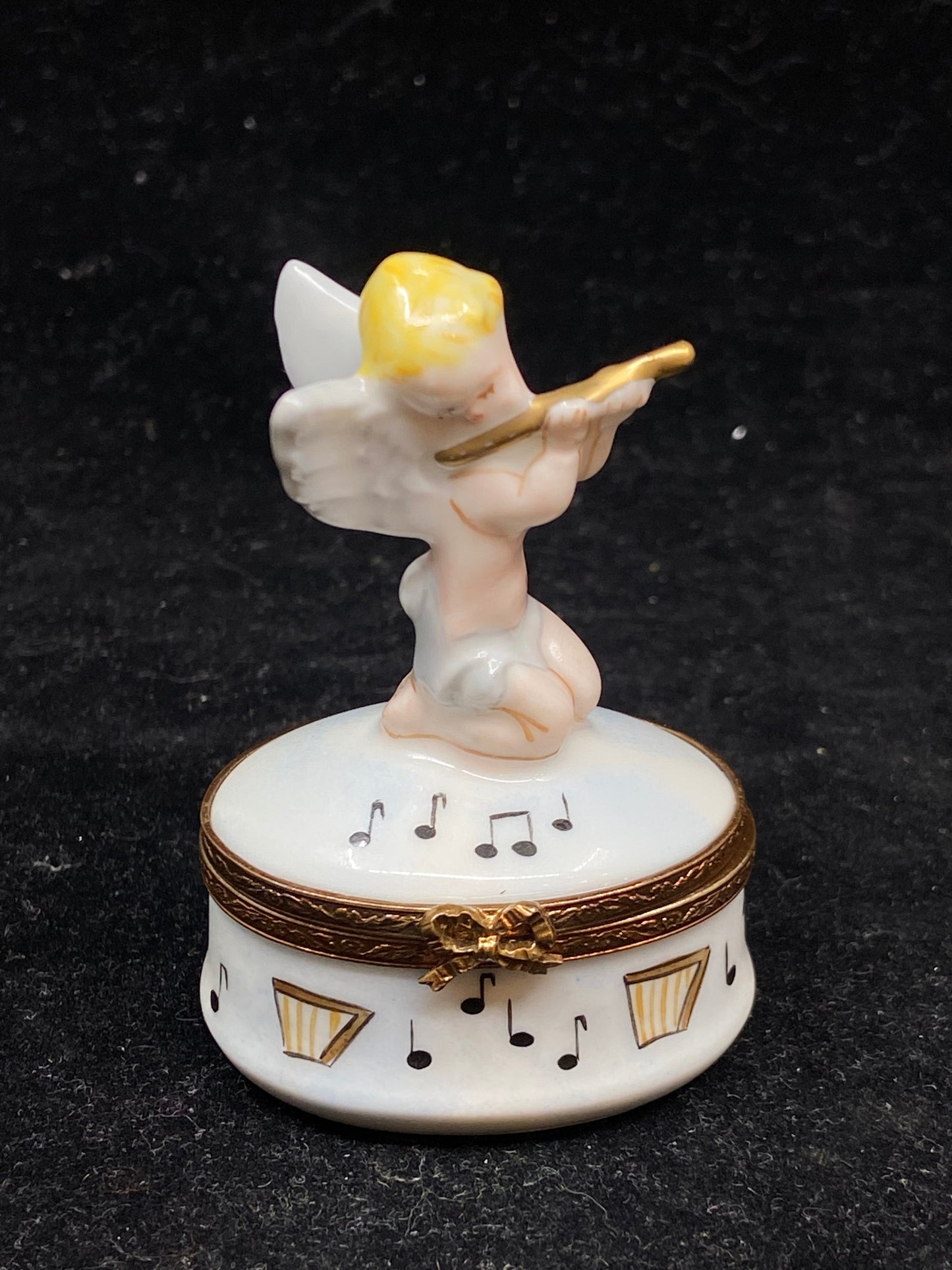 Limoges Angel Playing Flute (27398)