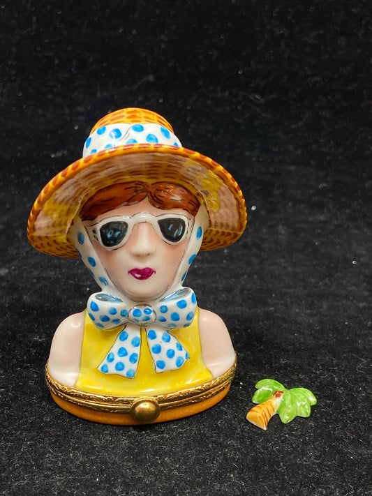 Limoges Lady in a Sunhat (27412)