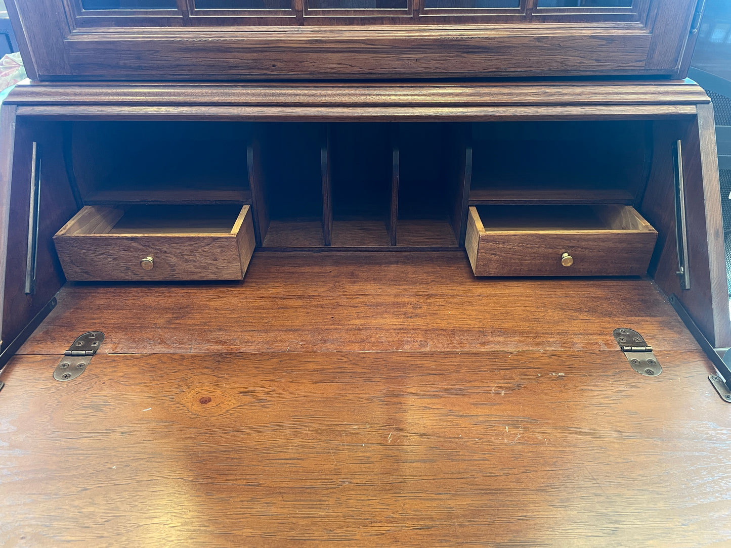 Thomasville Georgian Dome Topped Secretary Desk (0GZ004)