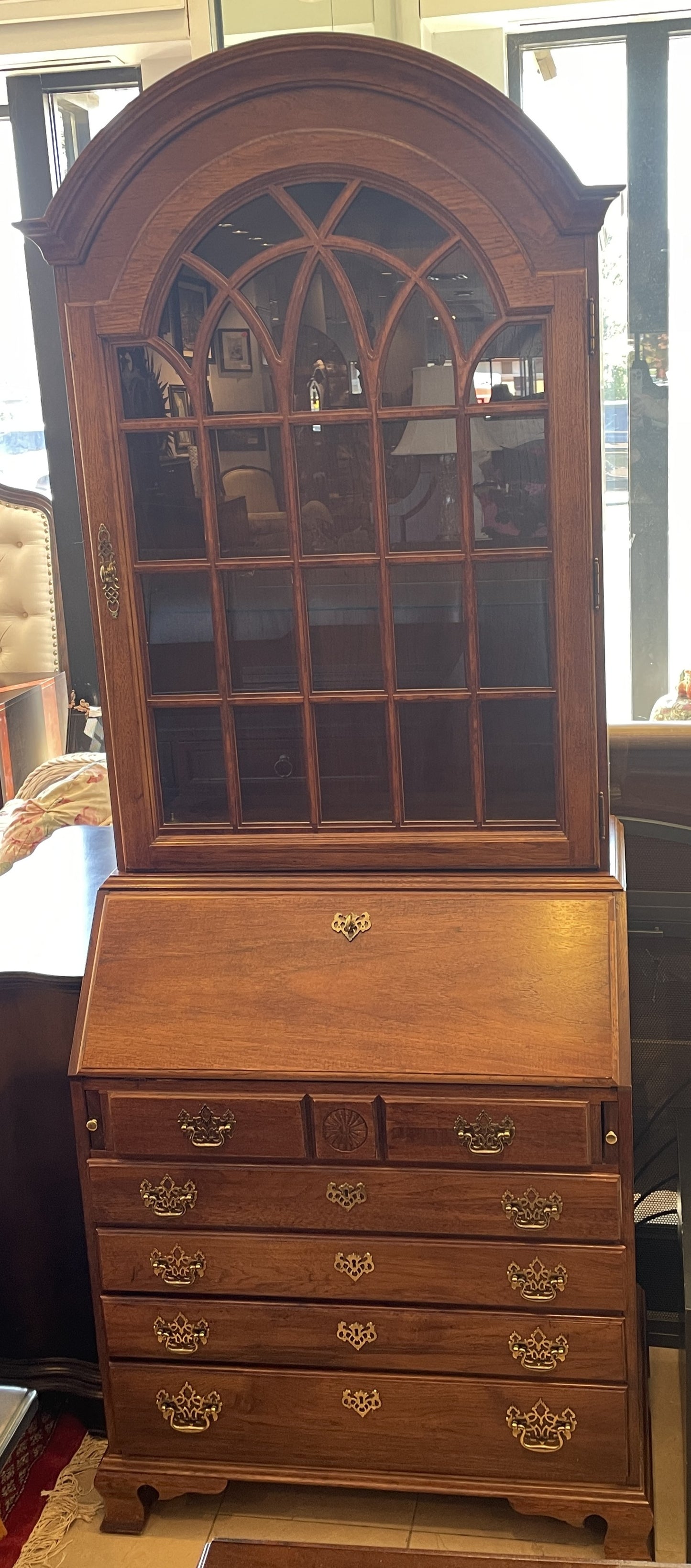 Thomasville Georgian Dome Topped Secretary Desk (0GZ004)