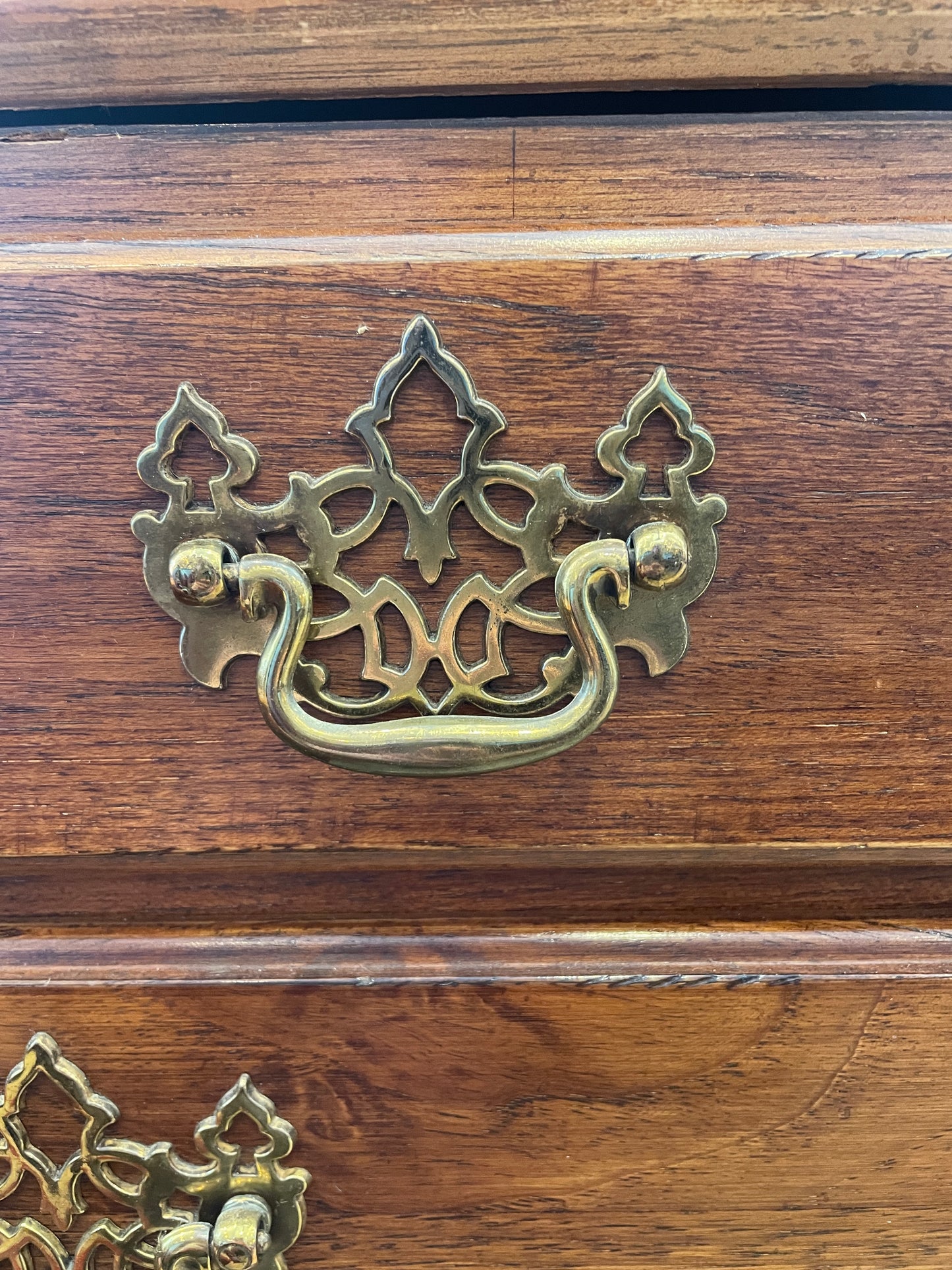 Thomasville Georgian Dome Topped Secretary Desk (0GZ004)