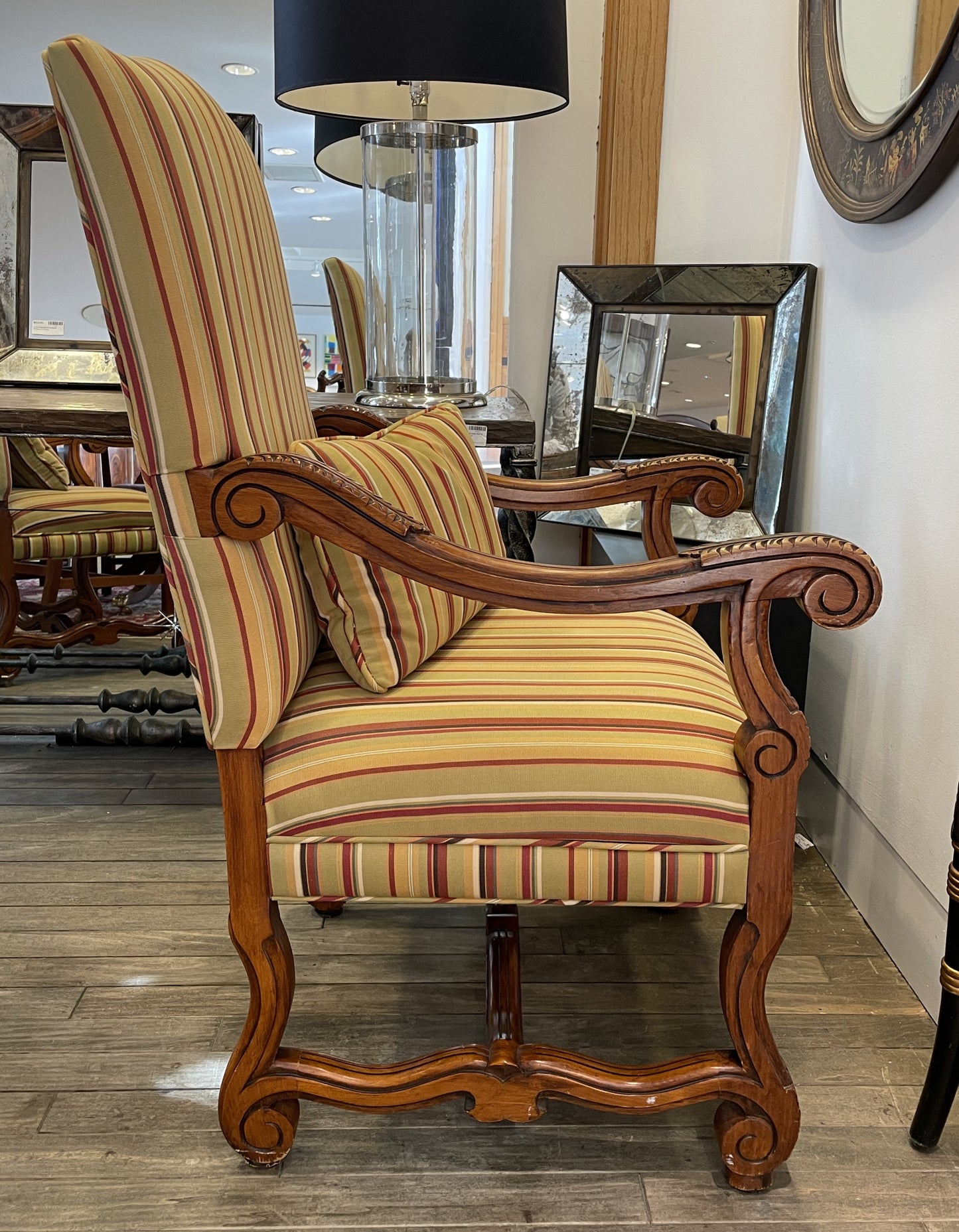 Louis XV Style Arm Chair (0AS007)