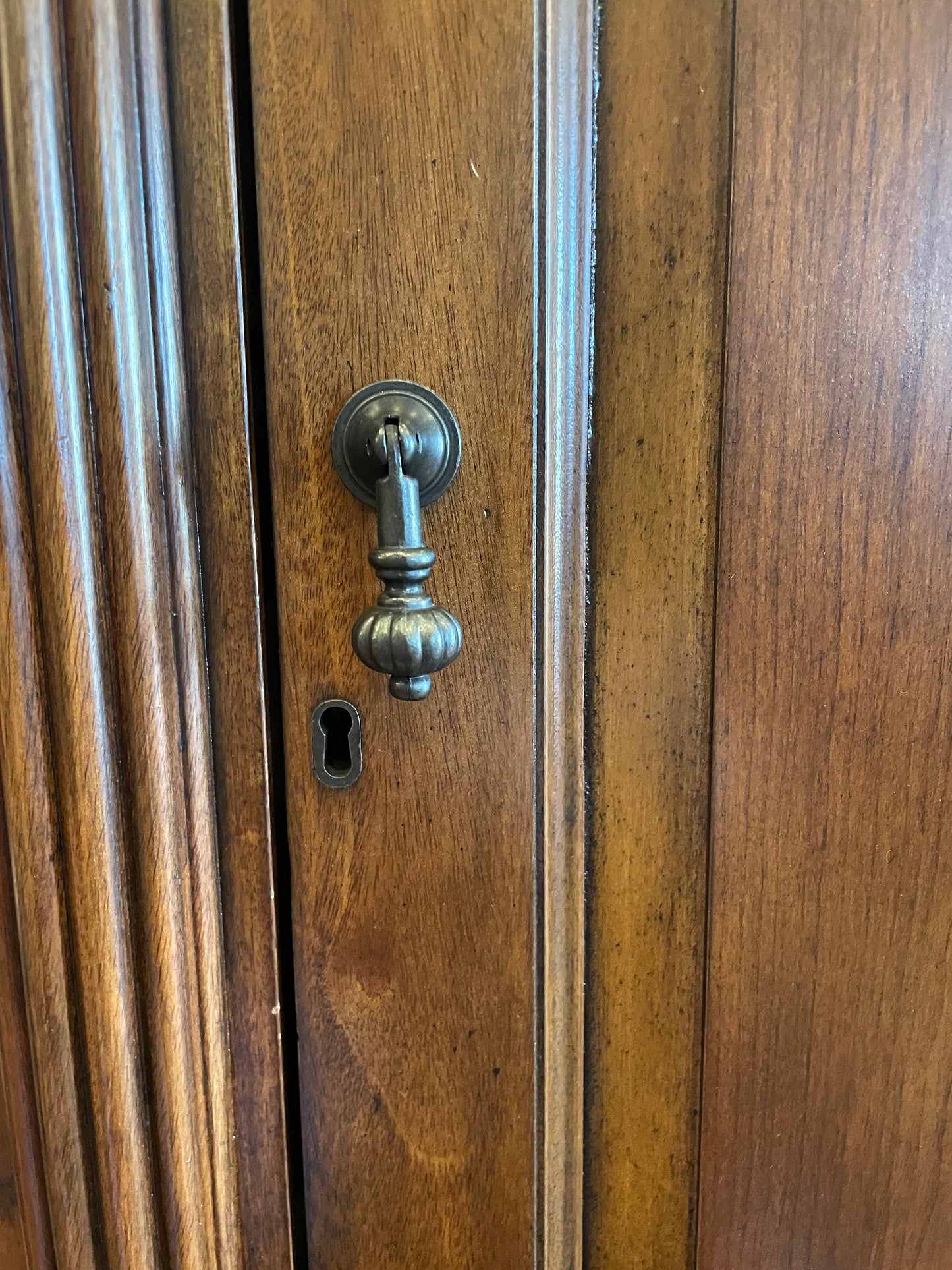 Howard Miller Bar Cabinet, AS IS (0GZ00D)