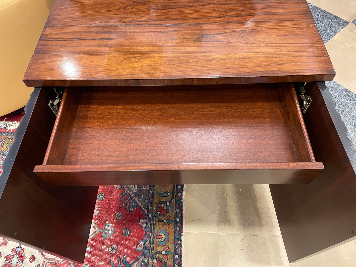 Baker L'Eau Commode by Laura Kirar (0KP00K)