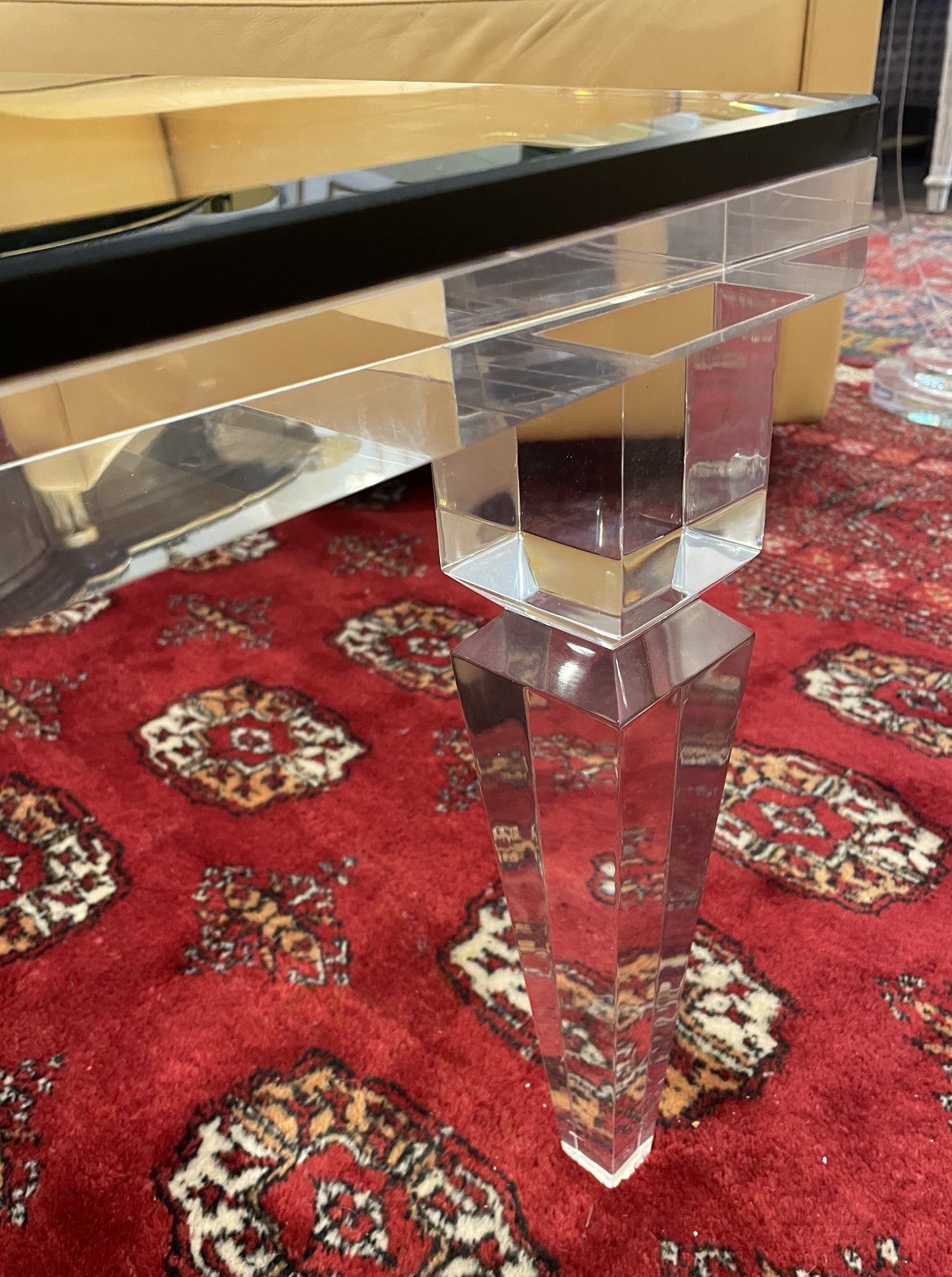 Vintage Hollywood Regency Lucite Cocktail Table with Glass Top (0KP00J)