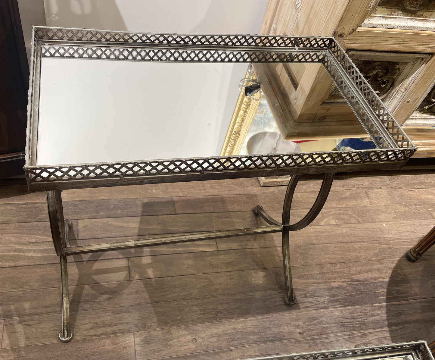 Metal and Mirrored Nesting Tables, set of 2 (01D02M)