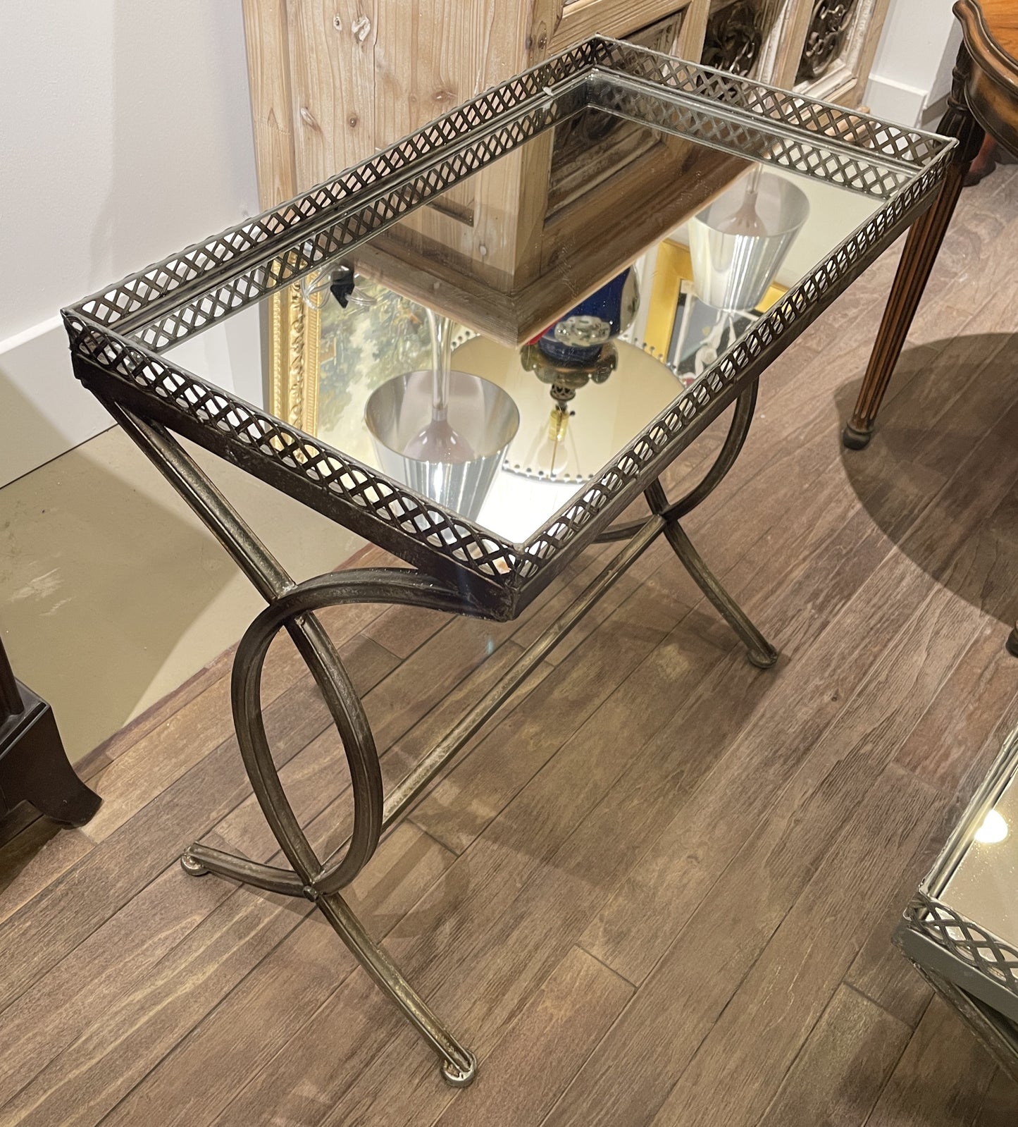 Metal and Mirrored Nesting Tables, set of 2 (01D02M)