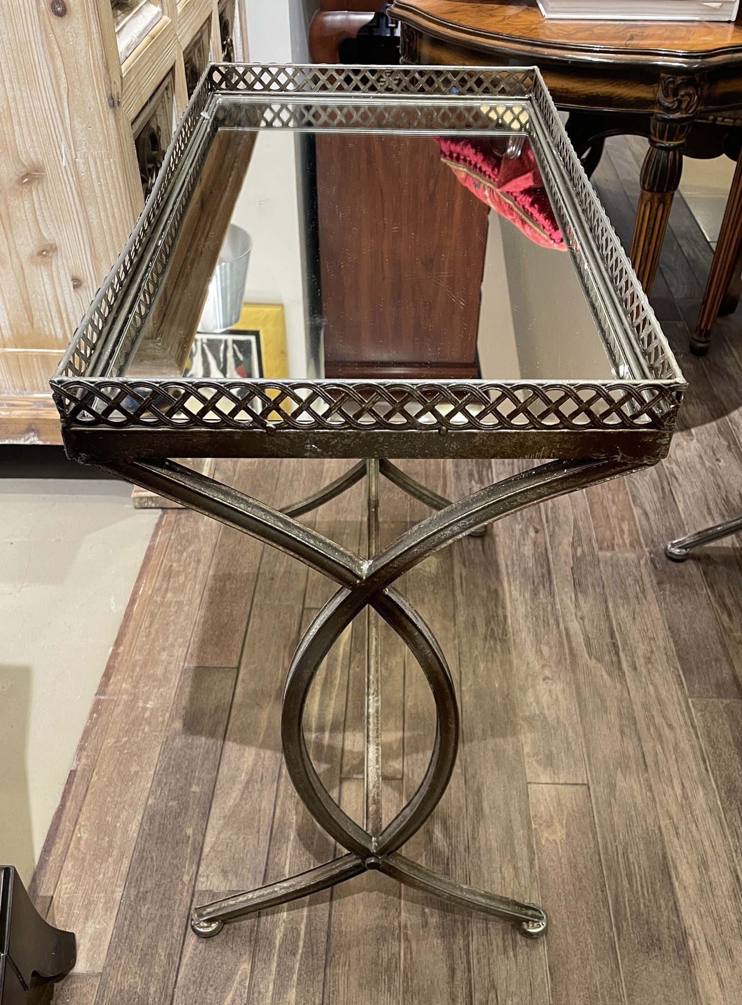 Metal and Mirrored Nesting Tables, set of 2 (01D02M)