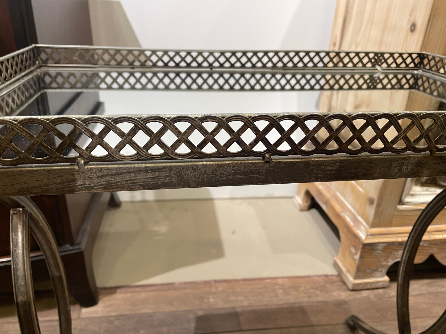 Metal and Mirrored Nesting Tables, set of 2 (01D02M)