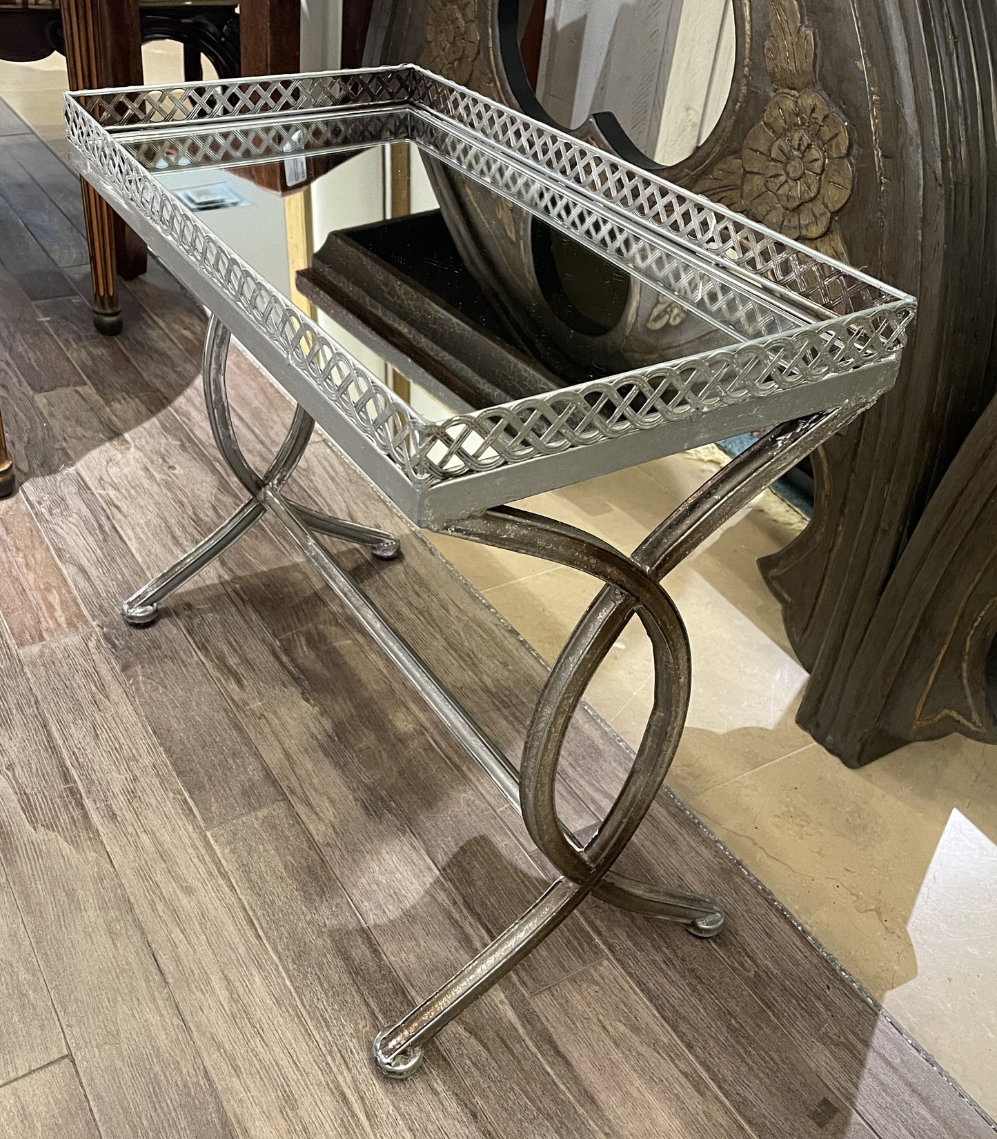 Metal and Mirrored Nesting Tables, set of 2 (01D02M)