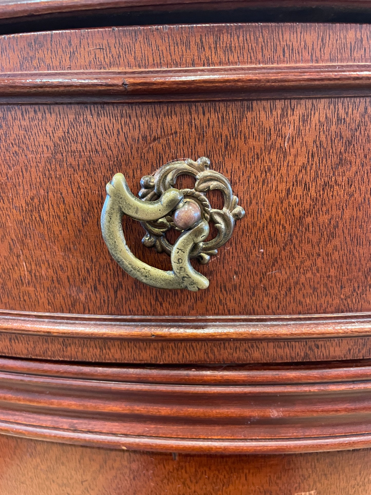 Mahogany Bachelors Chest AS IS (0H000R)