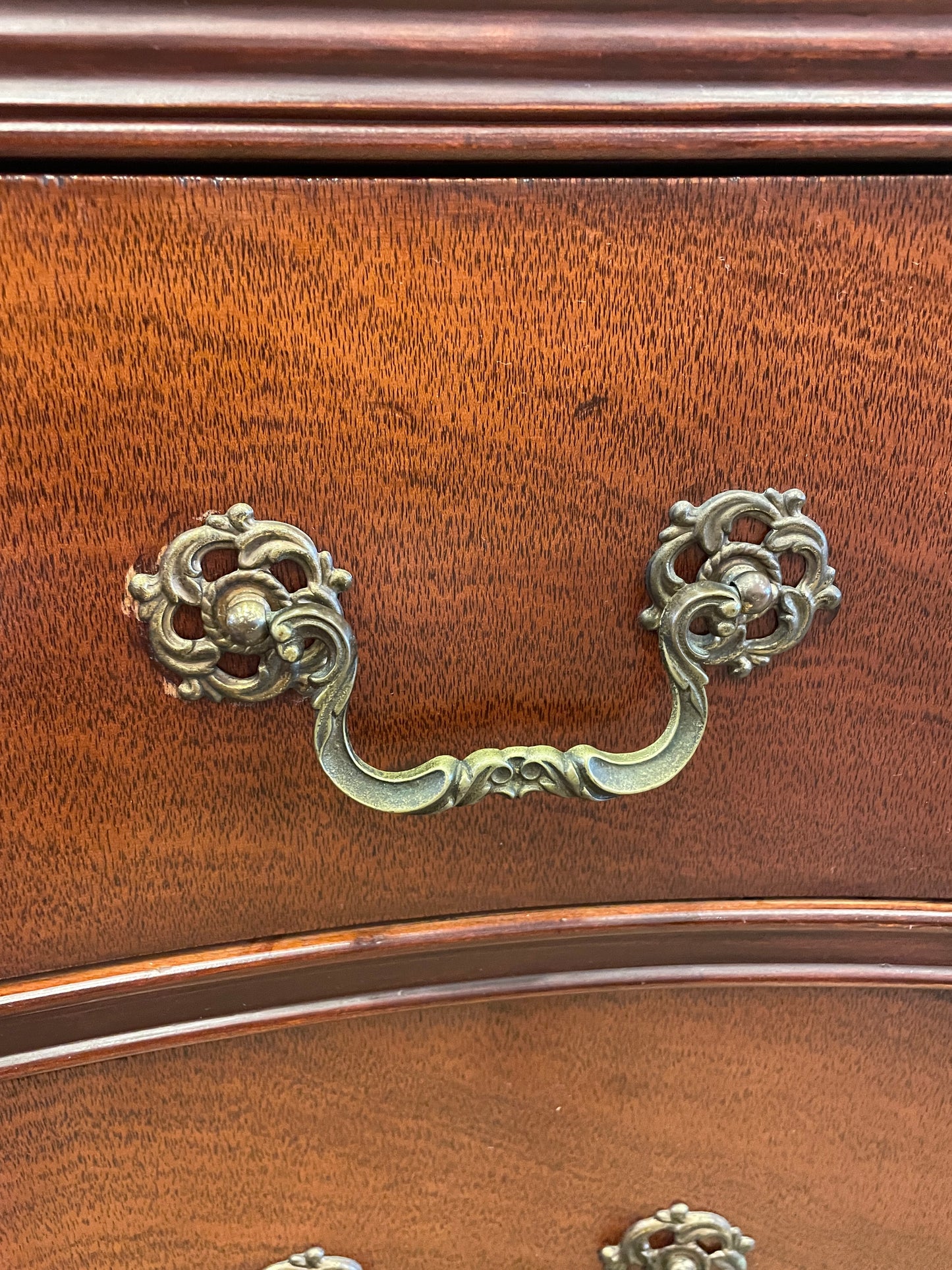 Mahogany Bachelors Chest AS IS (0H000R)