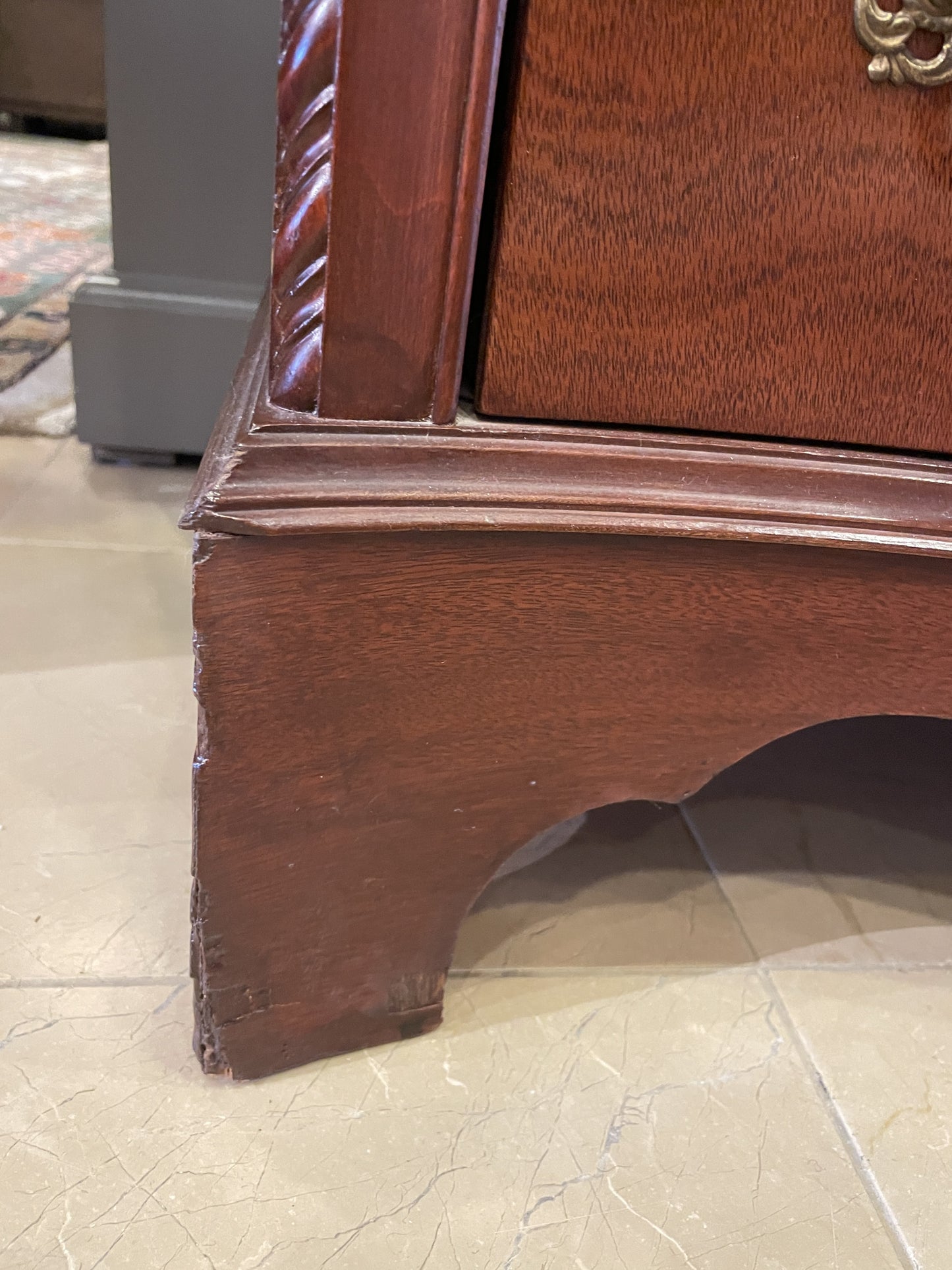Mahogany Bachelors Chest AS IS (0H000R)