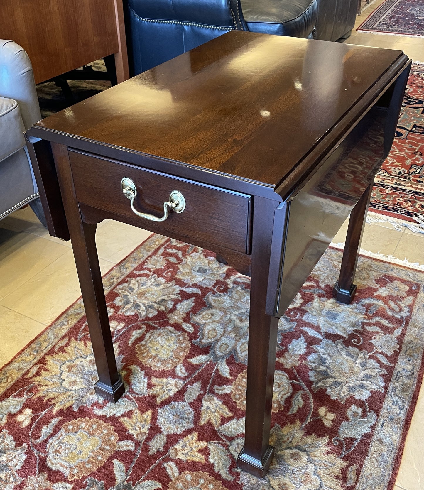 Drop Leaf Pembroke End Table, Mahogany (Two Available) (0H000N)