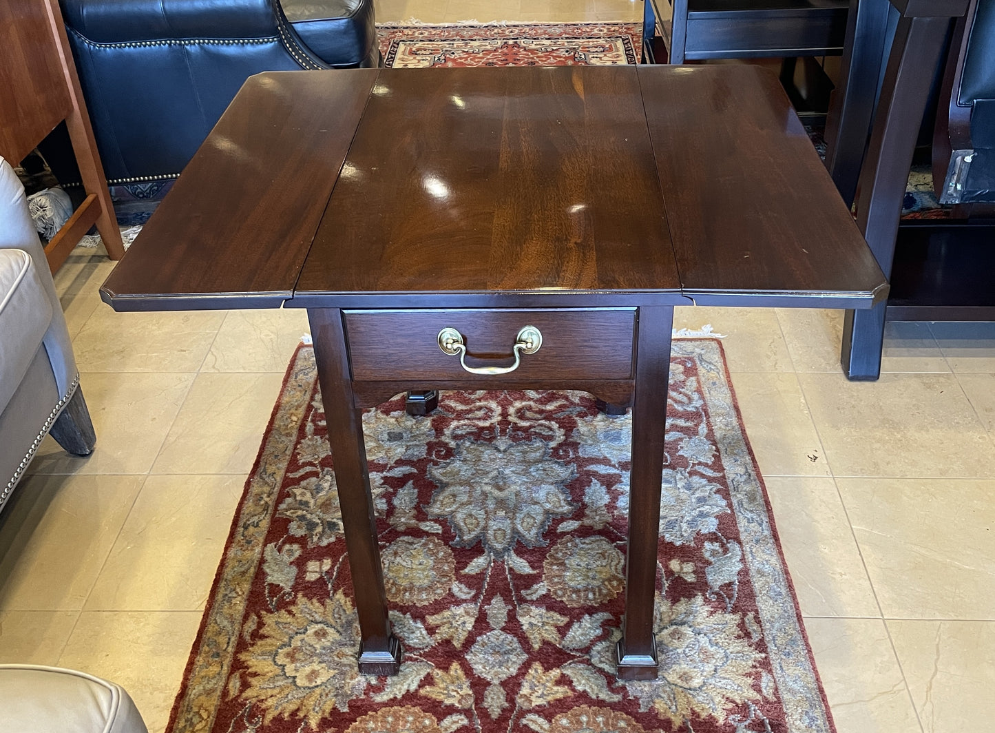 Drop Leaf Pembroke End Table, Mahogany (Two Available) (0H000N)