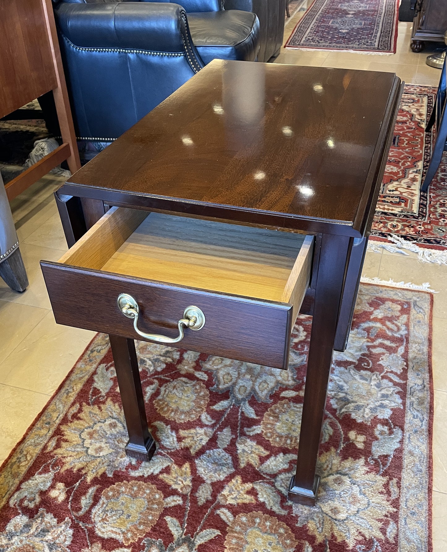 Drop Leaf Pembroke End Table, Mahogany (Two Available) (0H000N)