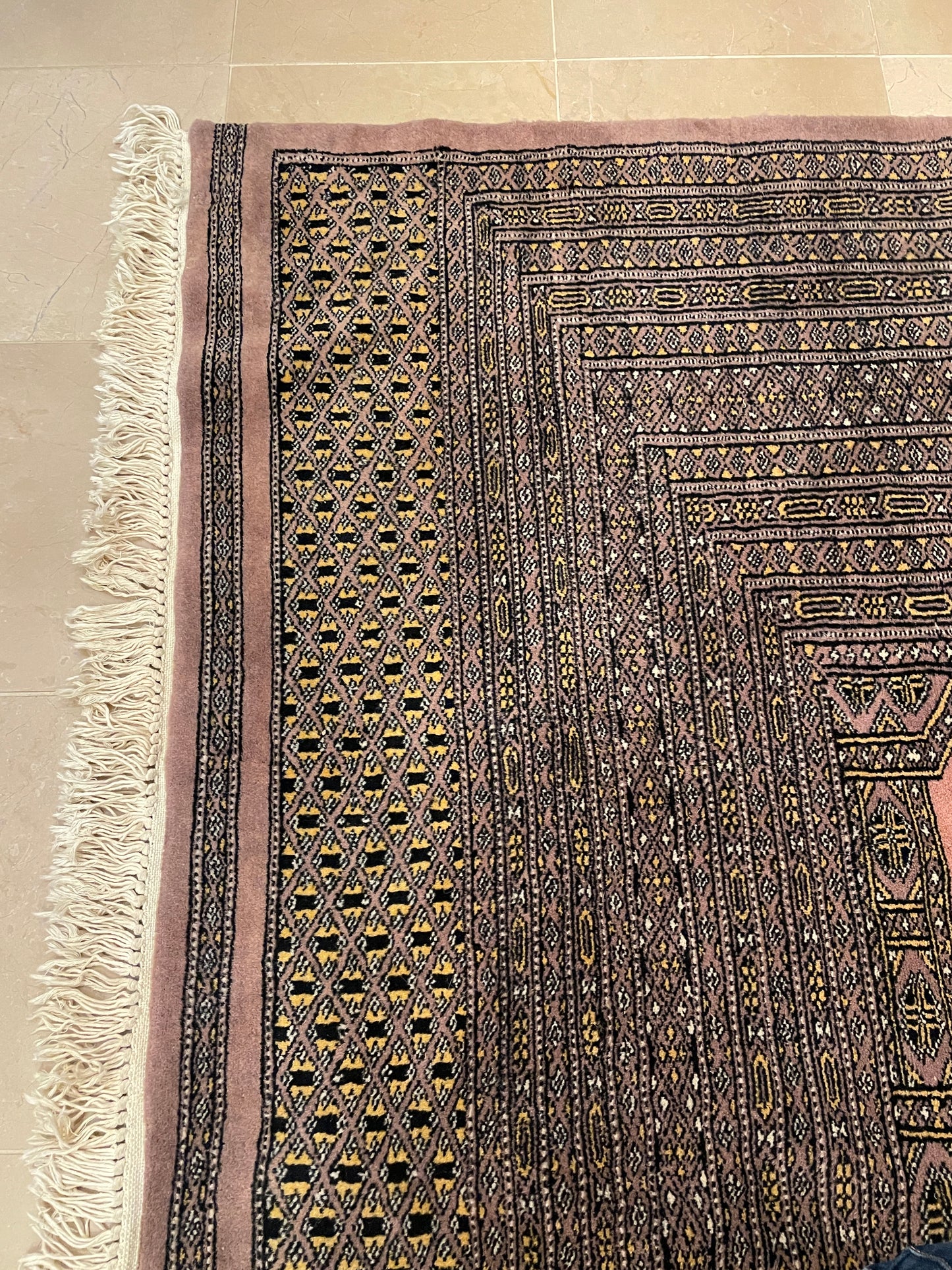 Mauve and Cream Bokhara Rug, Hand Knotted (7'11x11') (051001)