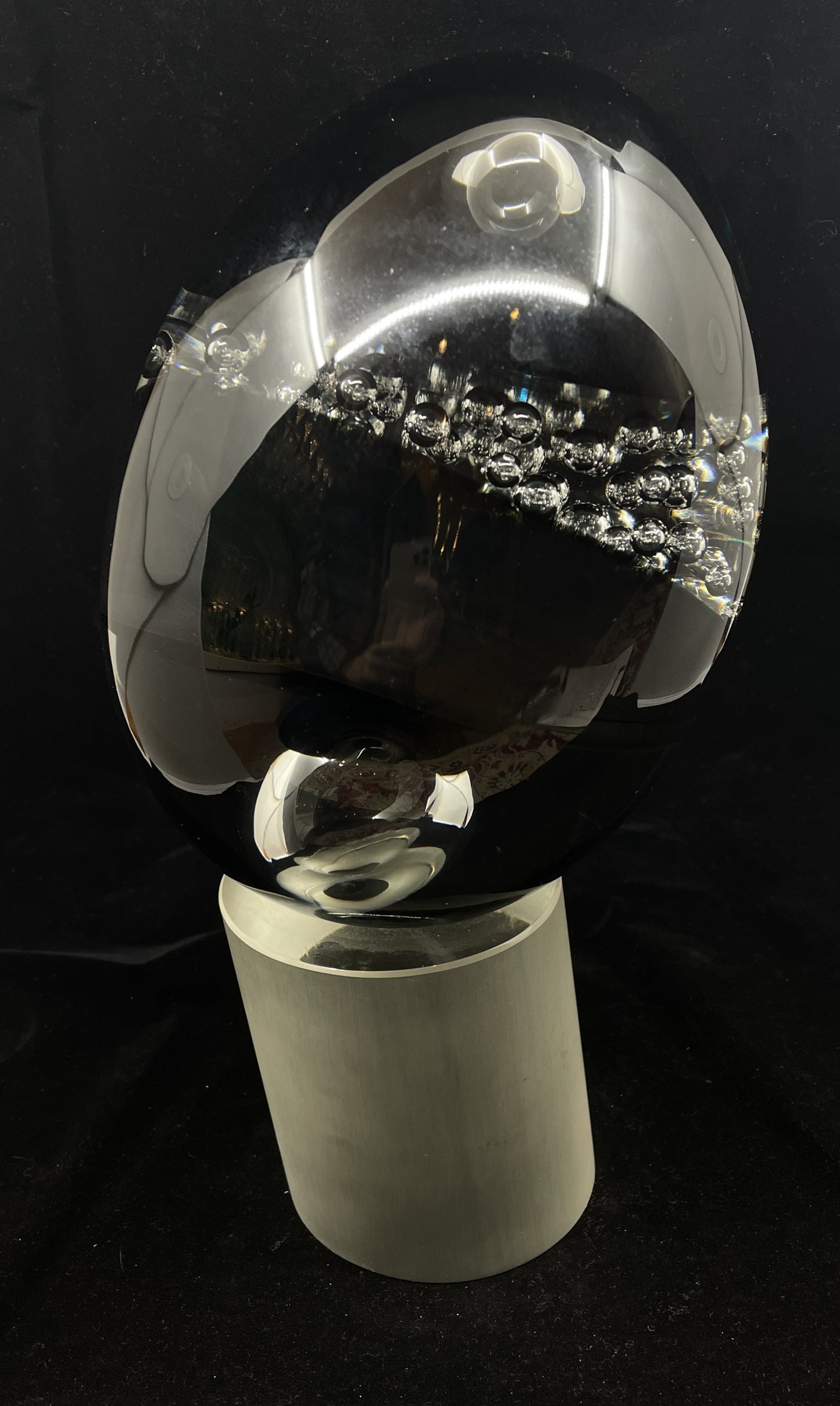 Livio Seguso Murano Glass Egg on Pedestal (0KT004)