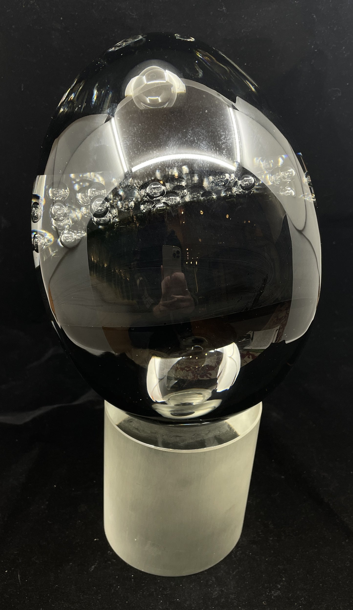 Livio Seguso Murano Glass Egg on Pedestal (0KT004)