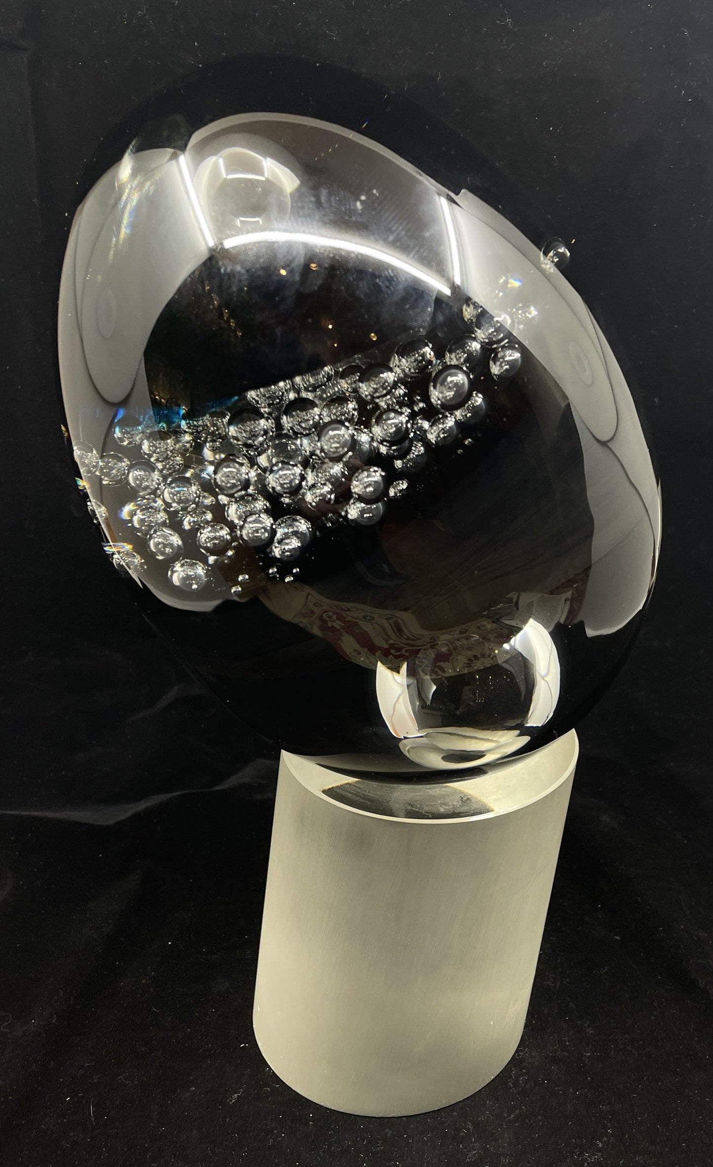 Livio Seguso Murano Glass Egg on Pedestal (0KT004)