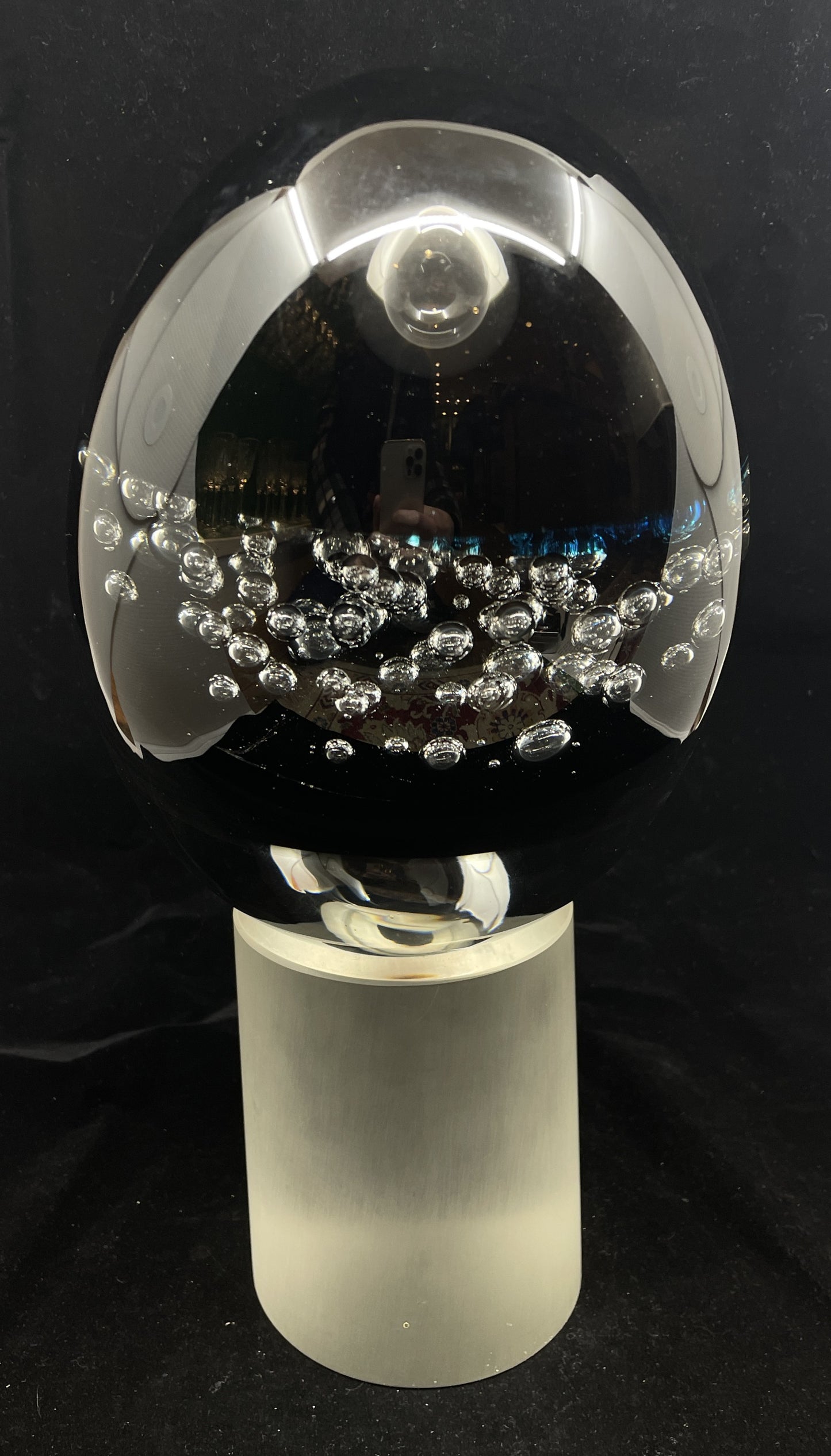 Livio Seguso Murano Glass Egg on Pedestal (0KT004)