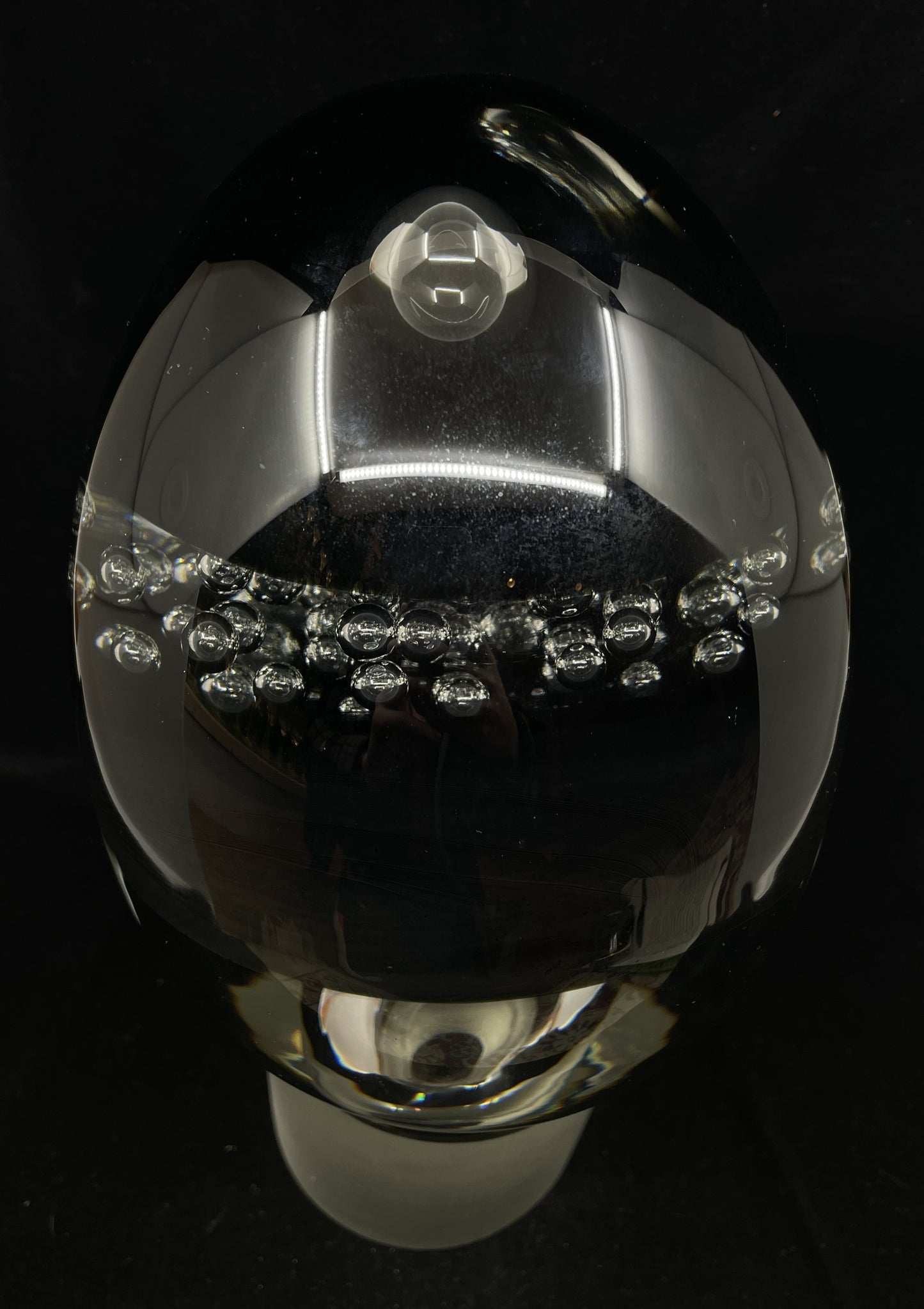 Livio Seguso Murano Glass Egg on Pedestal (0KT004)