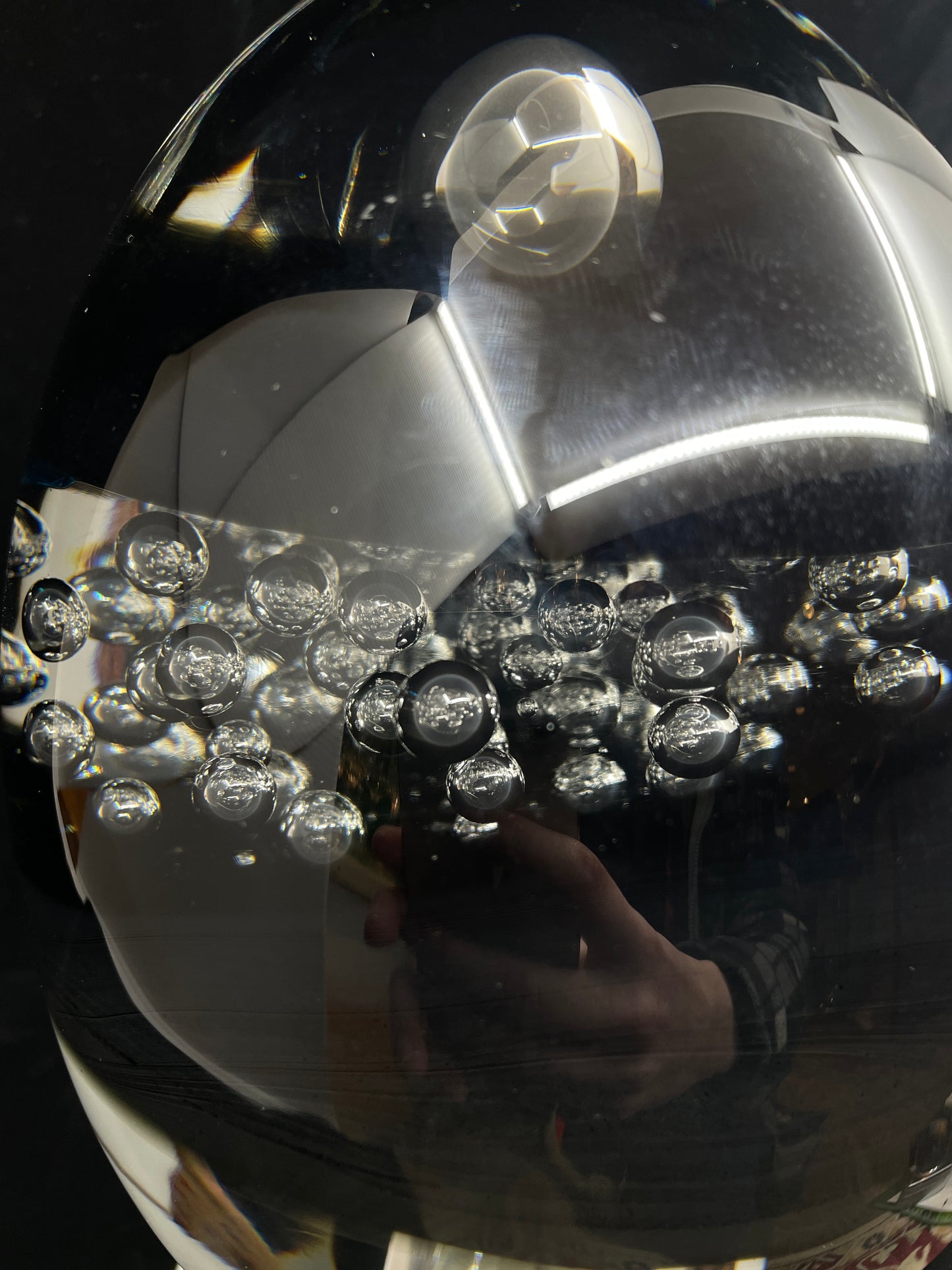 Livio Seguso Murano Glass Egg on Pedestal (0KT004)