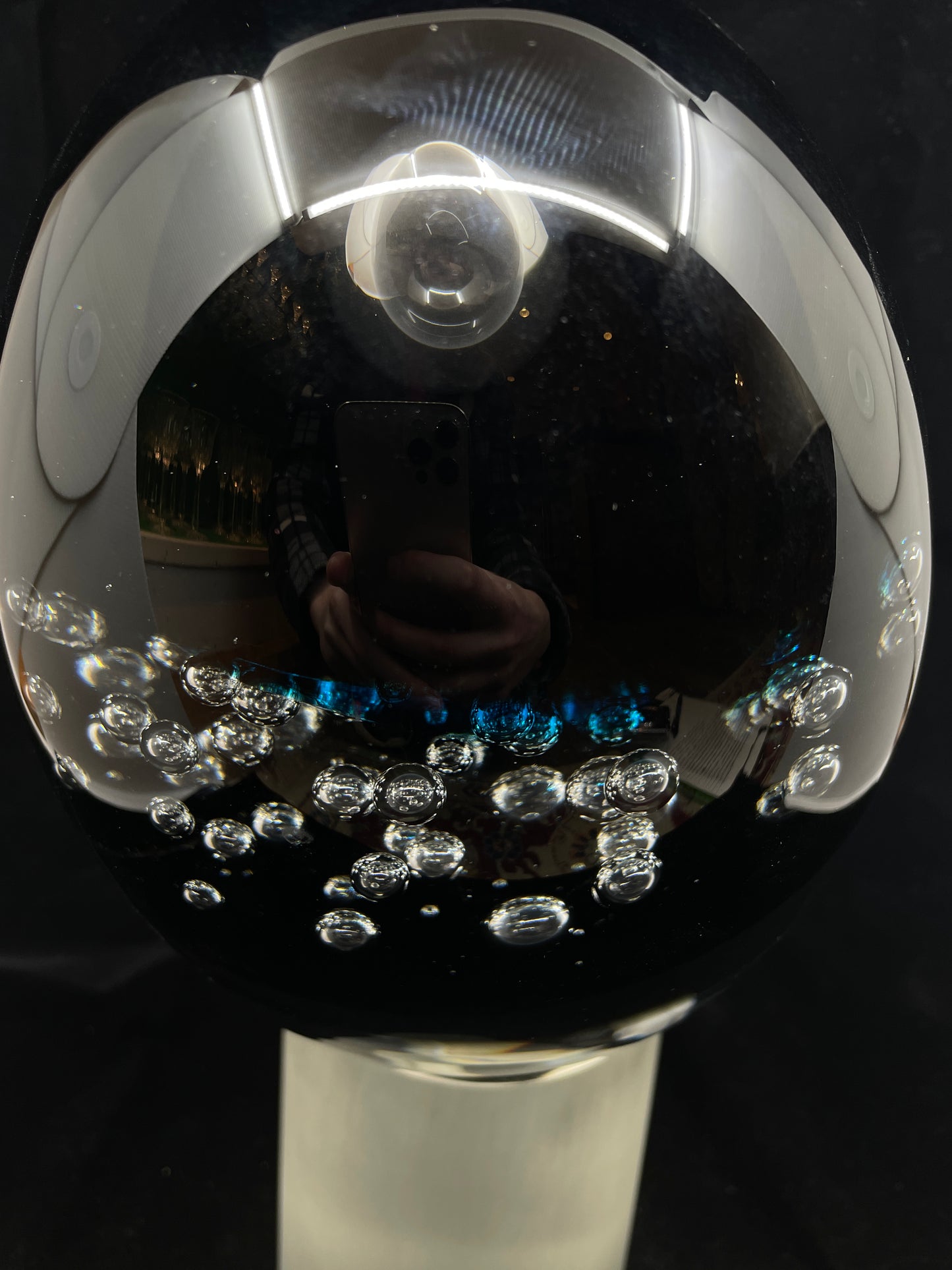 Livio Seguso Murano Glass Egg on Pedestal (0KT004)