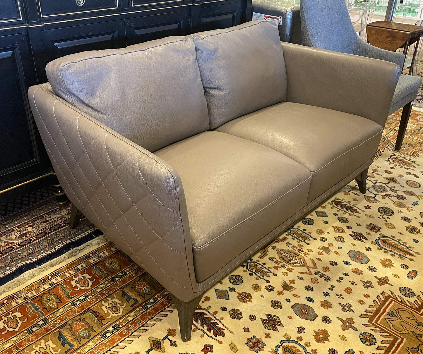 Jason Leather Loveseat with quilted sides (0H300K)