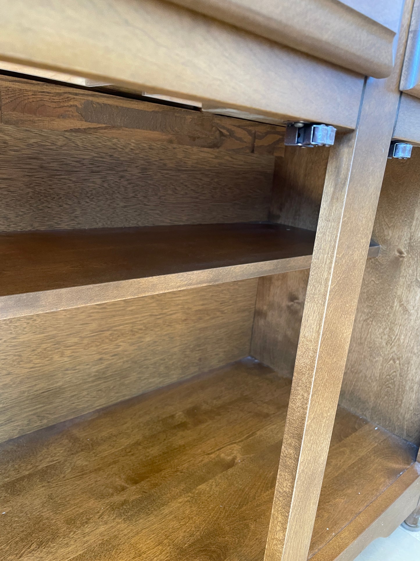 Canadel Kitchen Hutch, Dual Tone (0OK002)