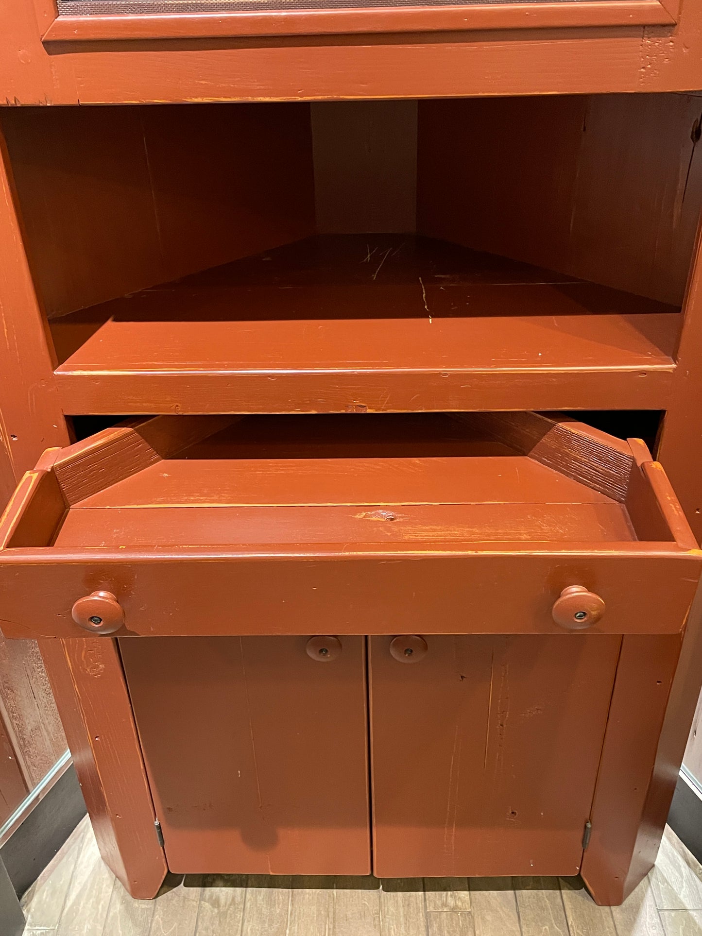 Red Painted Reproduction Primitive Corner Cabinet (0C4009)