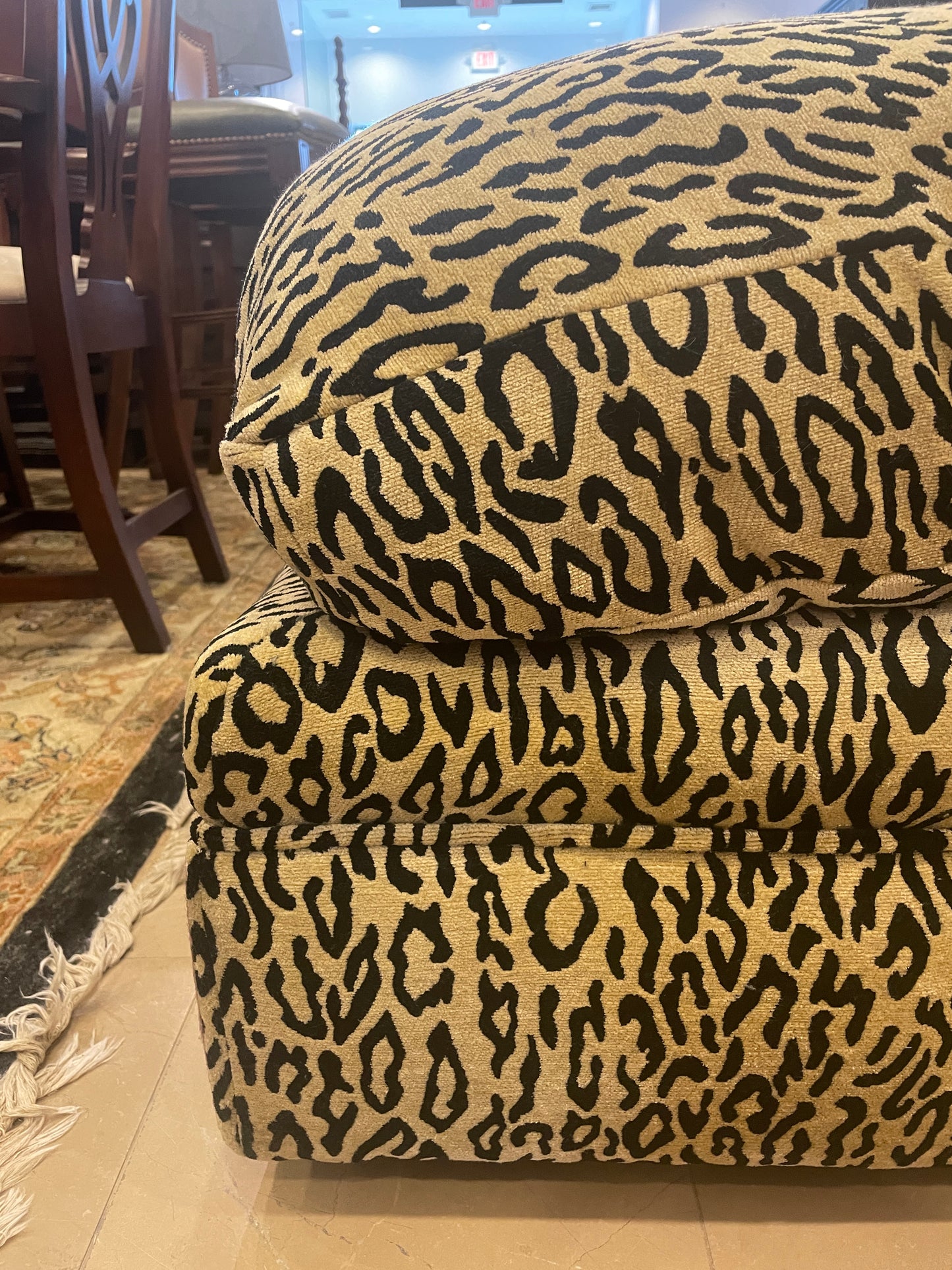 Kreiss Leopard Ottoman, Xtra large (0H300R)