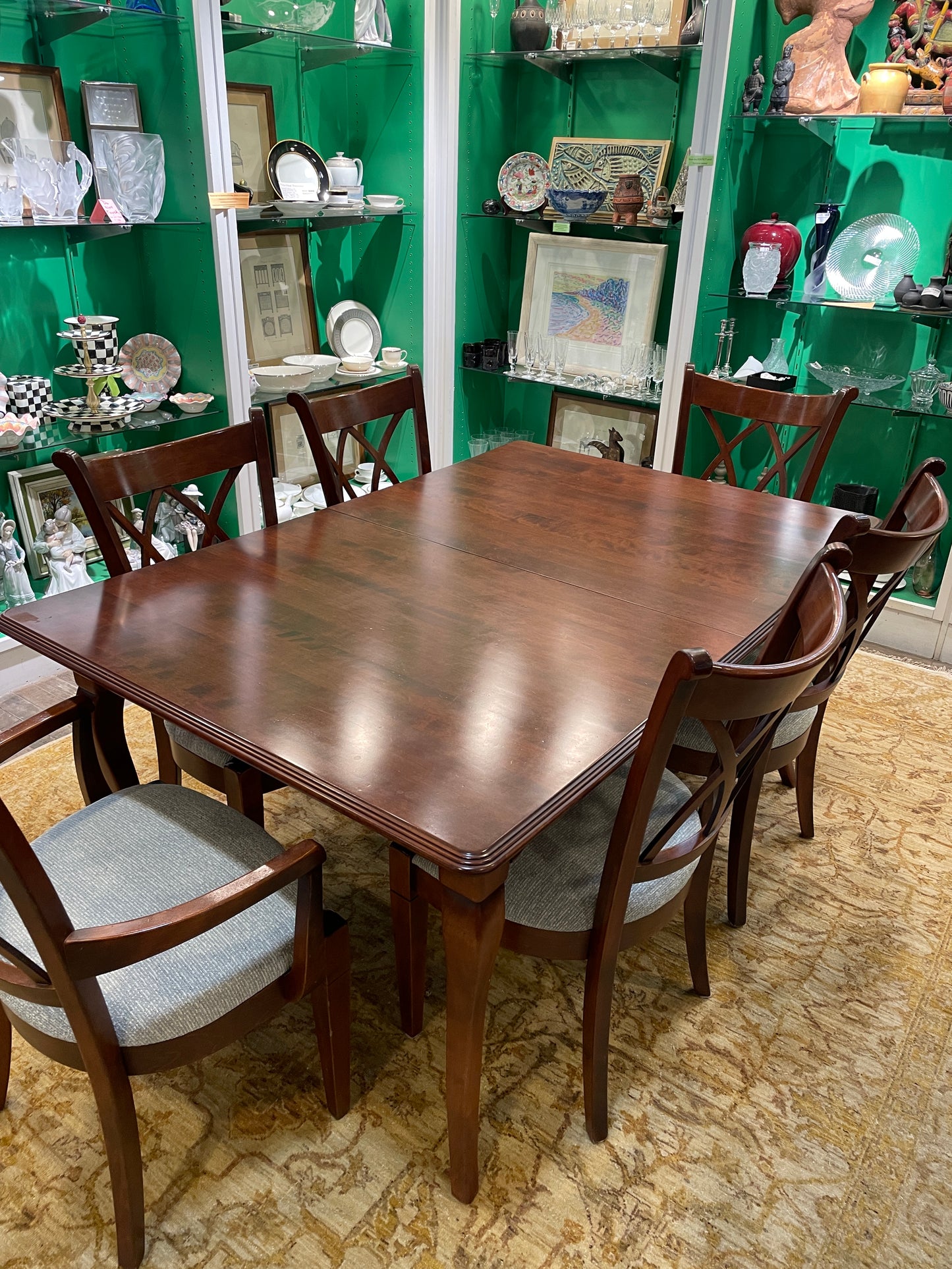 Nichols and Stone Dining Table W/ 6 Chairs (0OL003)