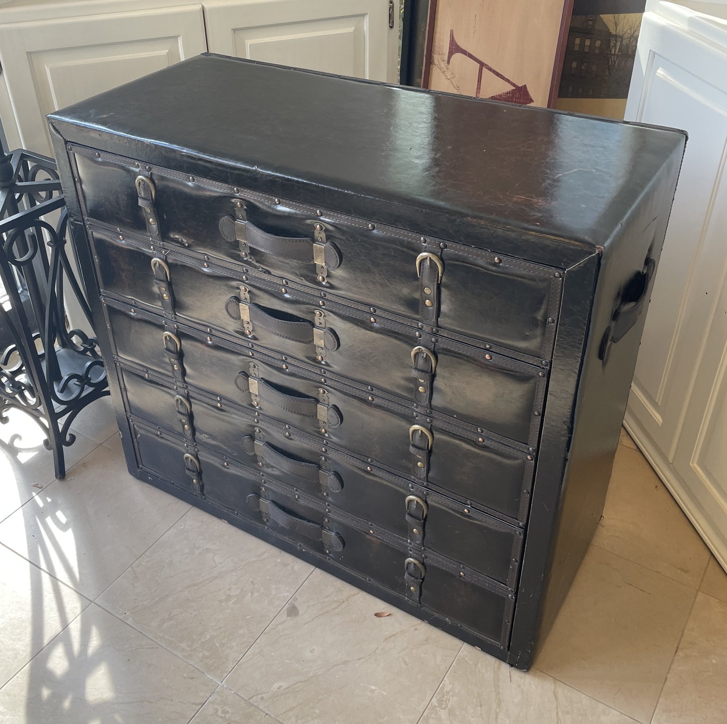 Leather Chest, as is (0H300J)