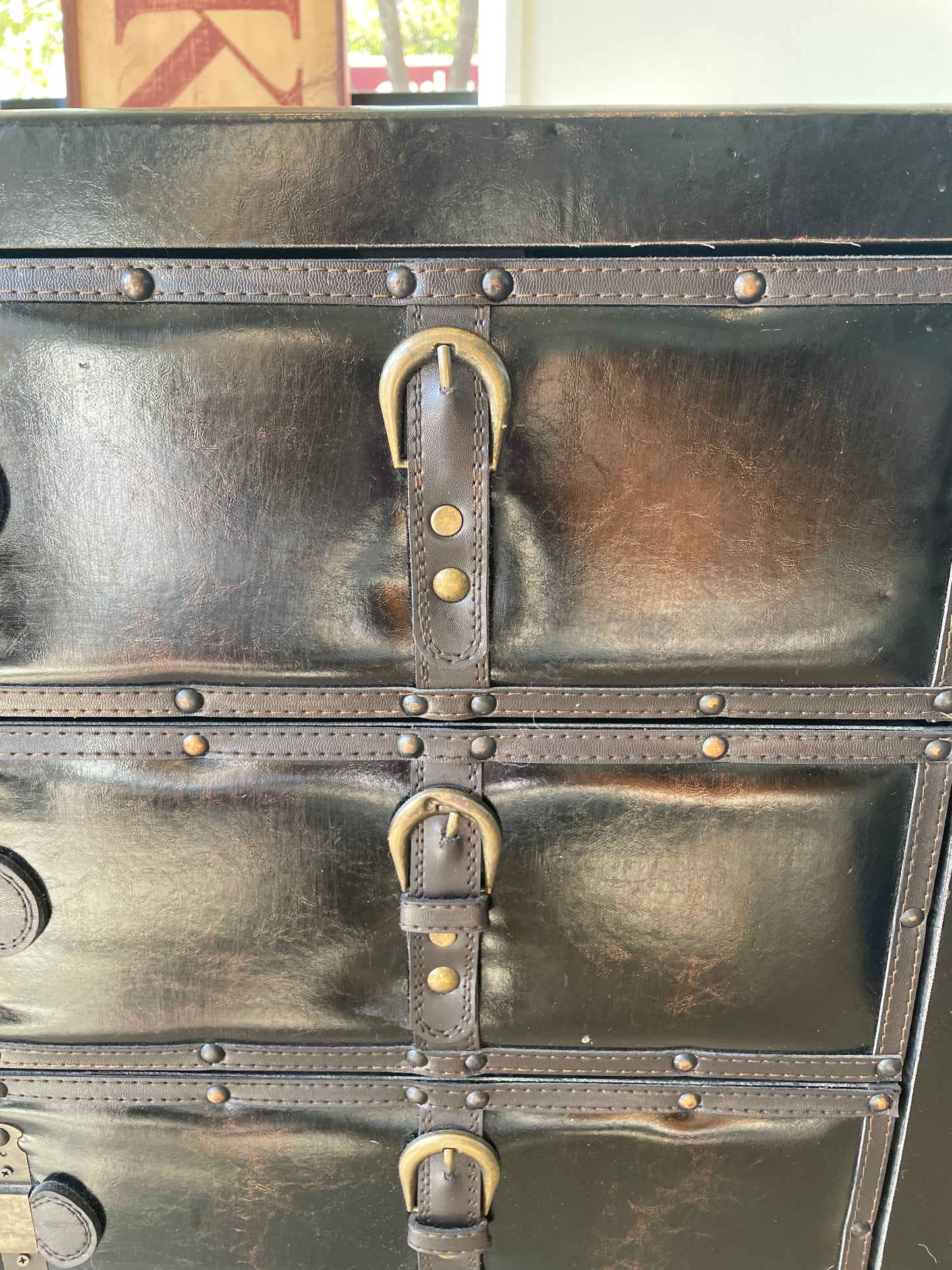 Leather Chest, as is (0H300J)