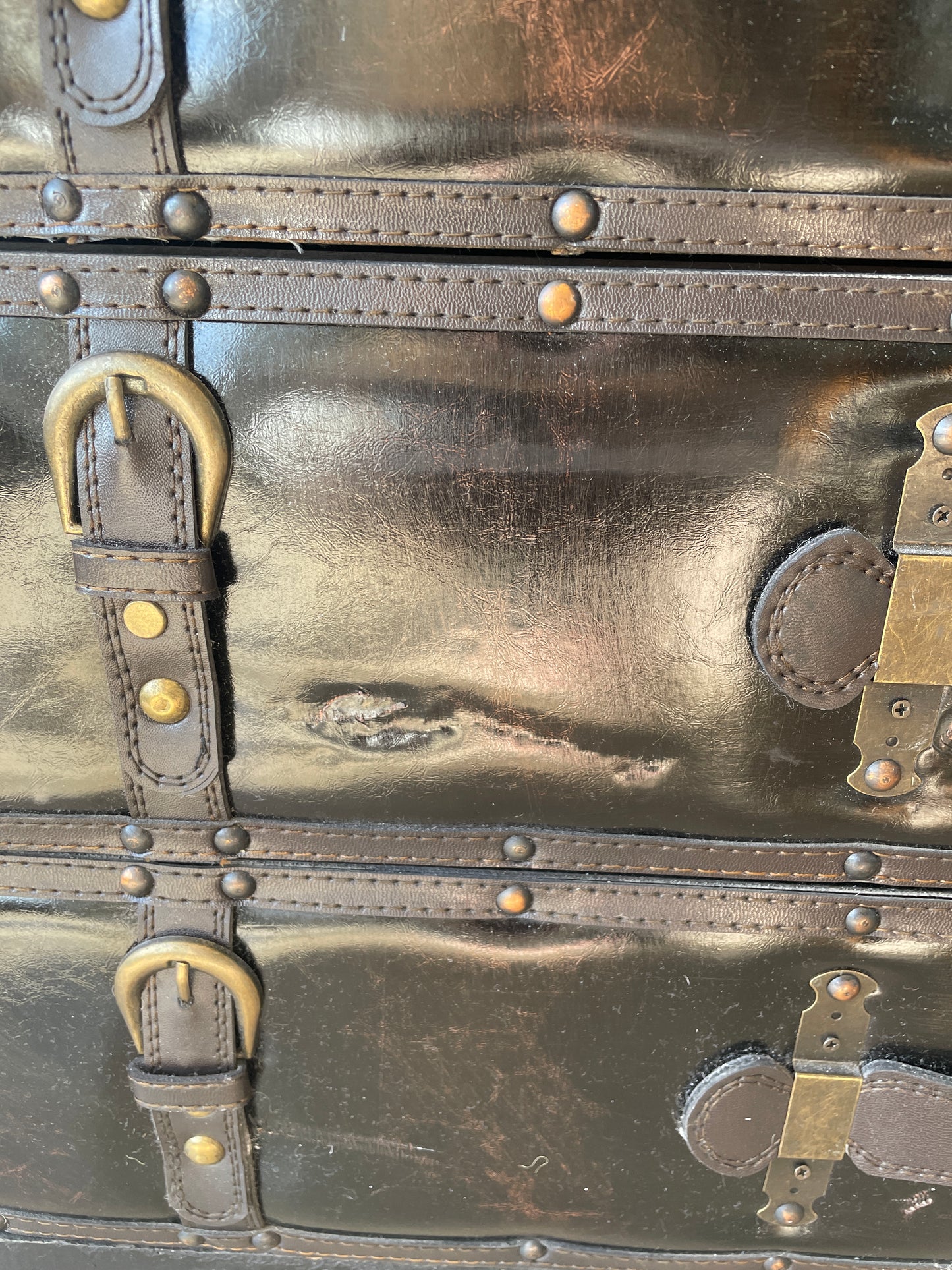 Leather Chest, as is (0H300J)