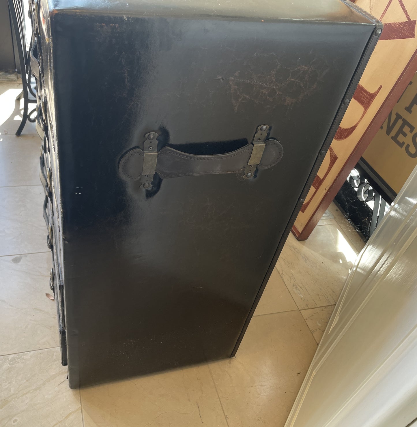 Leather Chest, as is (0H300J)