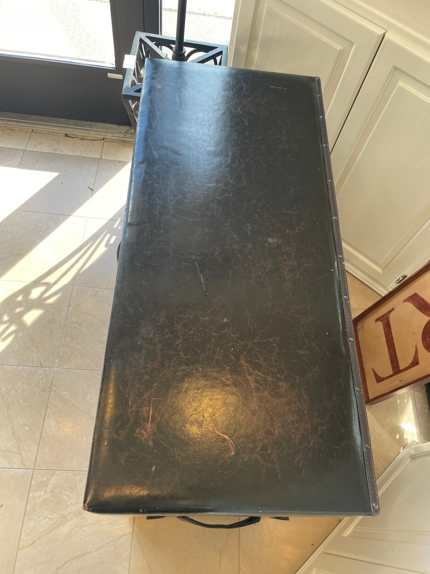 Leather Chest, as is (0H300J)