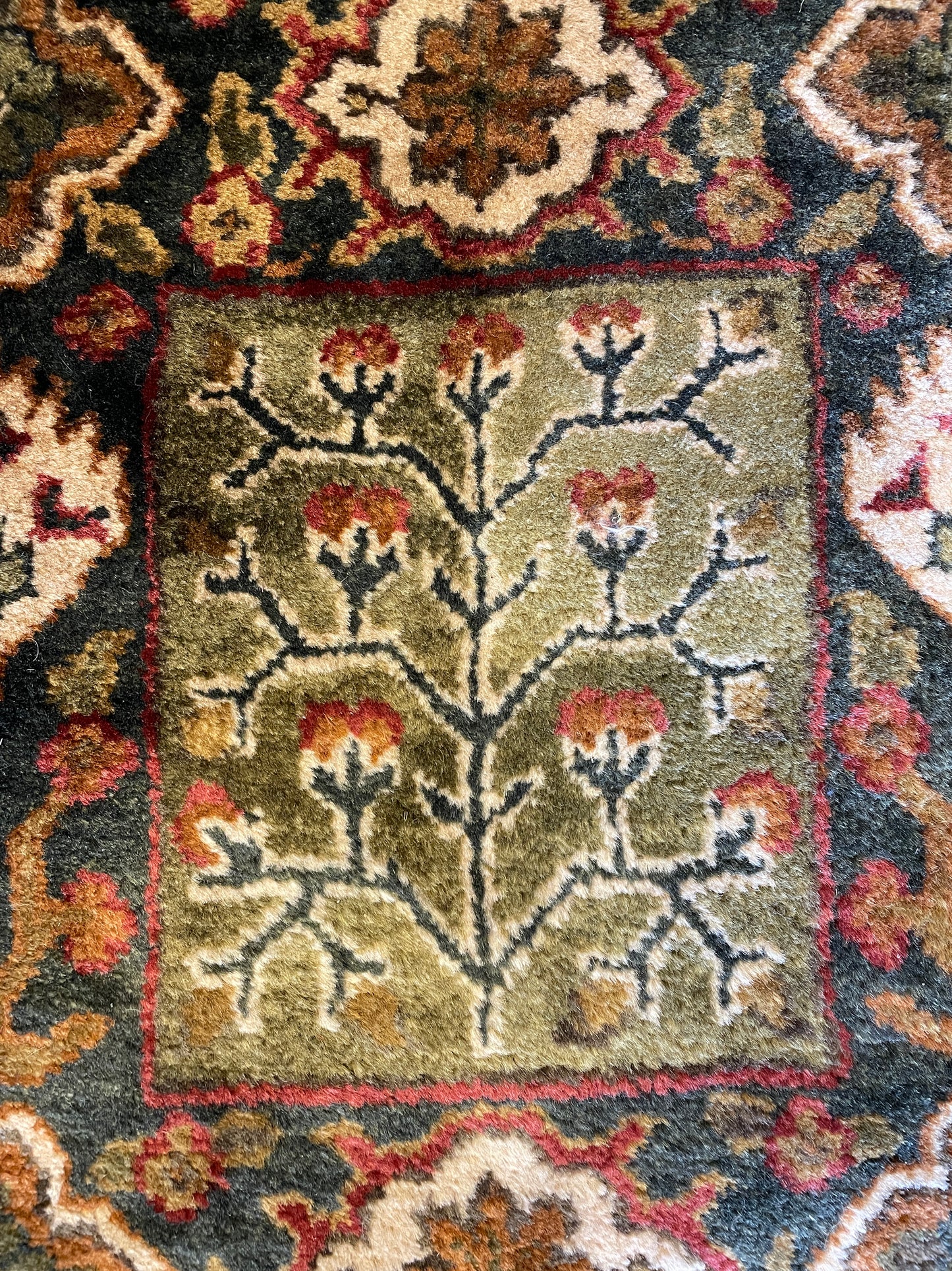 Machine 4x6 Green Rug (03G007)