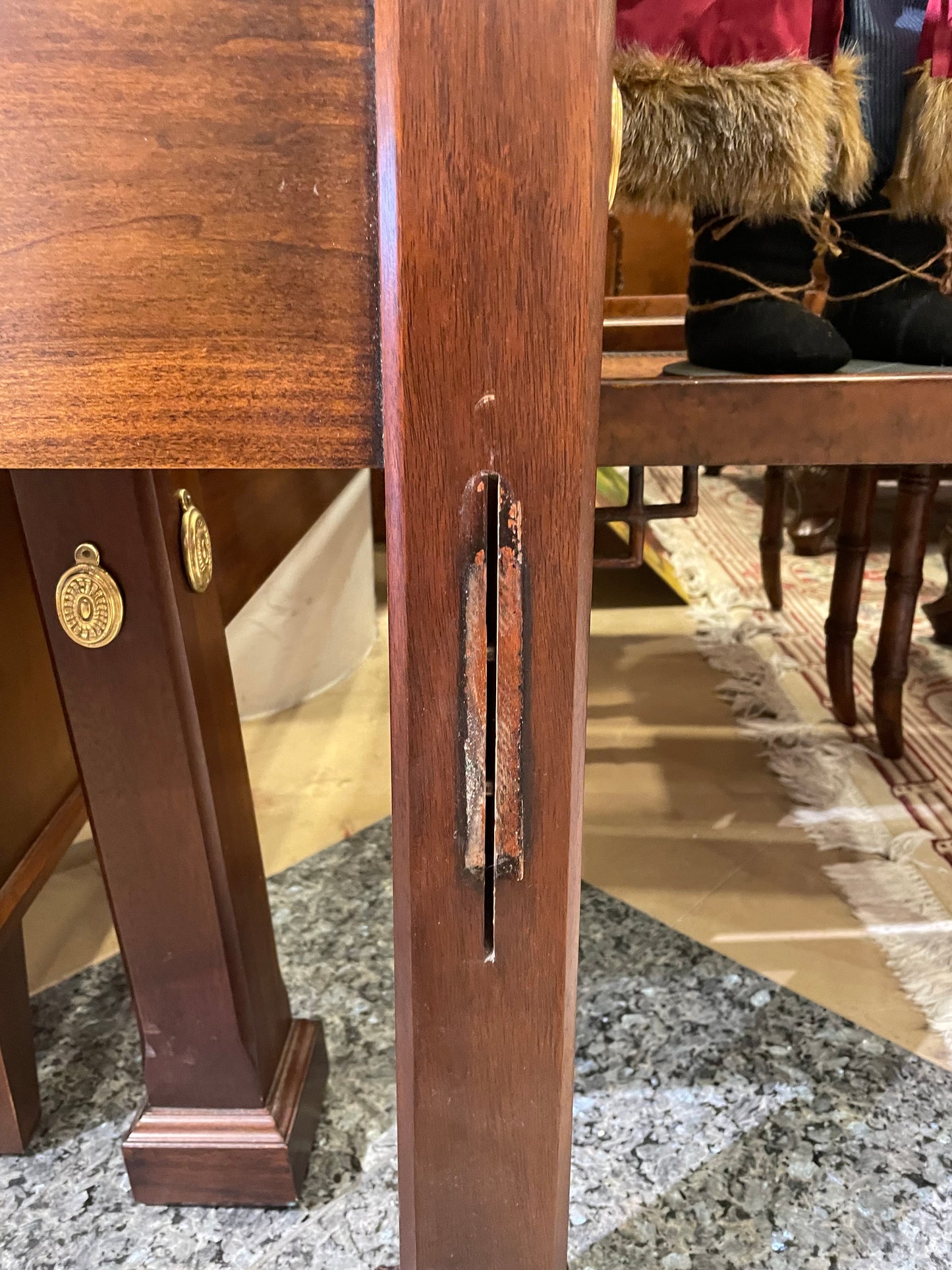 Henkel Harris Mahogany Canopy Queen Bed (3Q18X3)