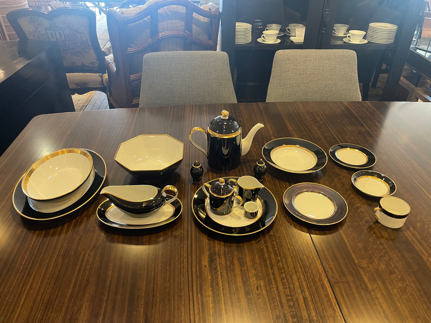 Fitz and Floyd Renaissance Black China Set (0D300C)