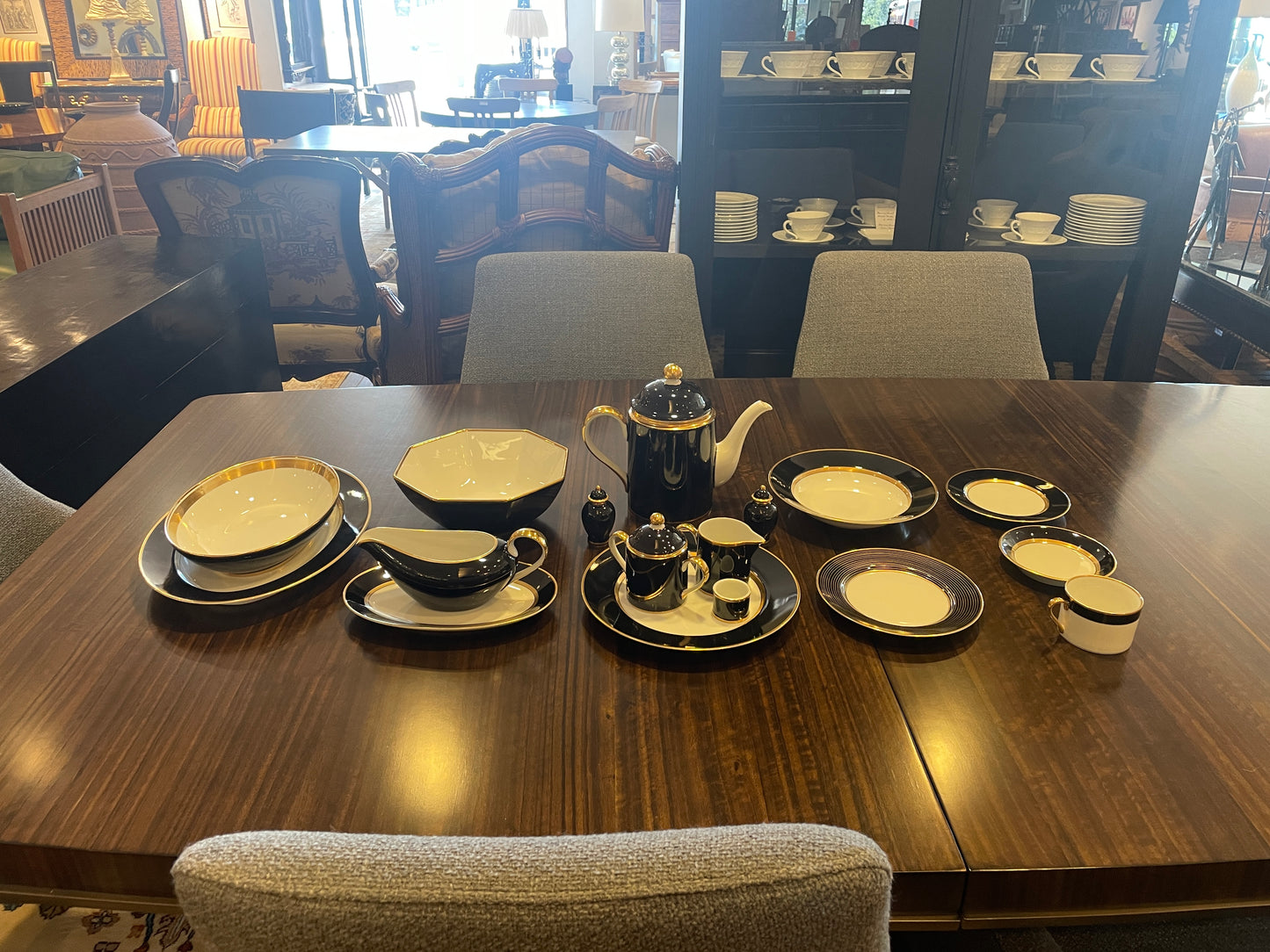 Fitz and Floyd Renaissance Black China Set (0D300C)