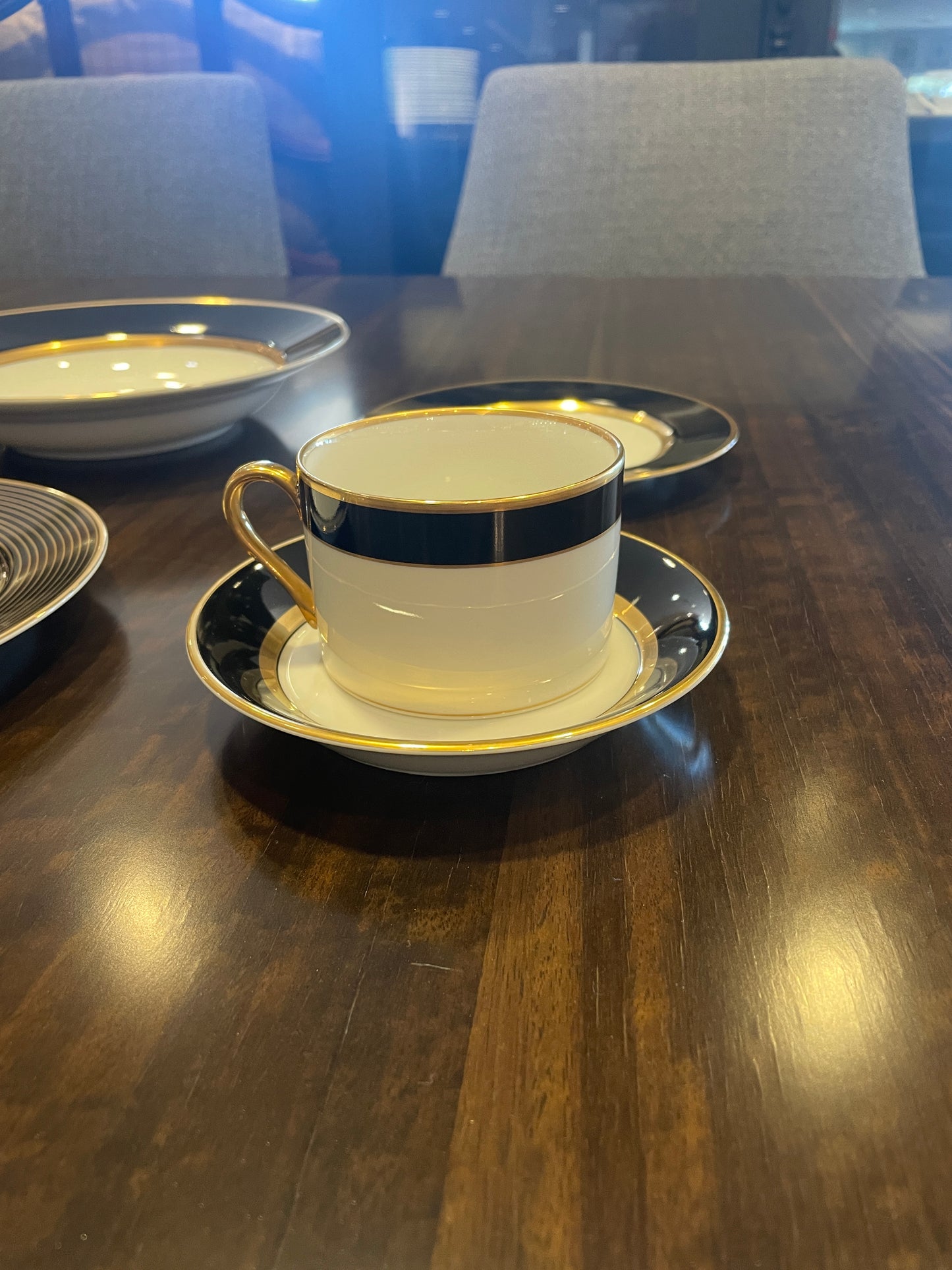Fitz and Floyd Renaissance Black China Set (0D300C)