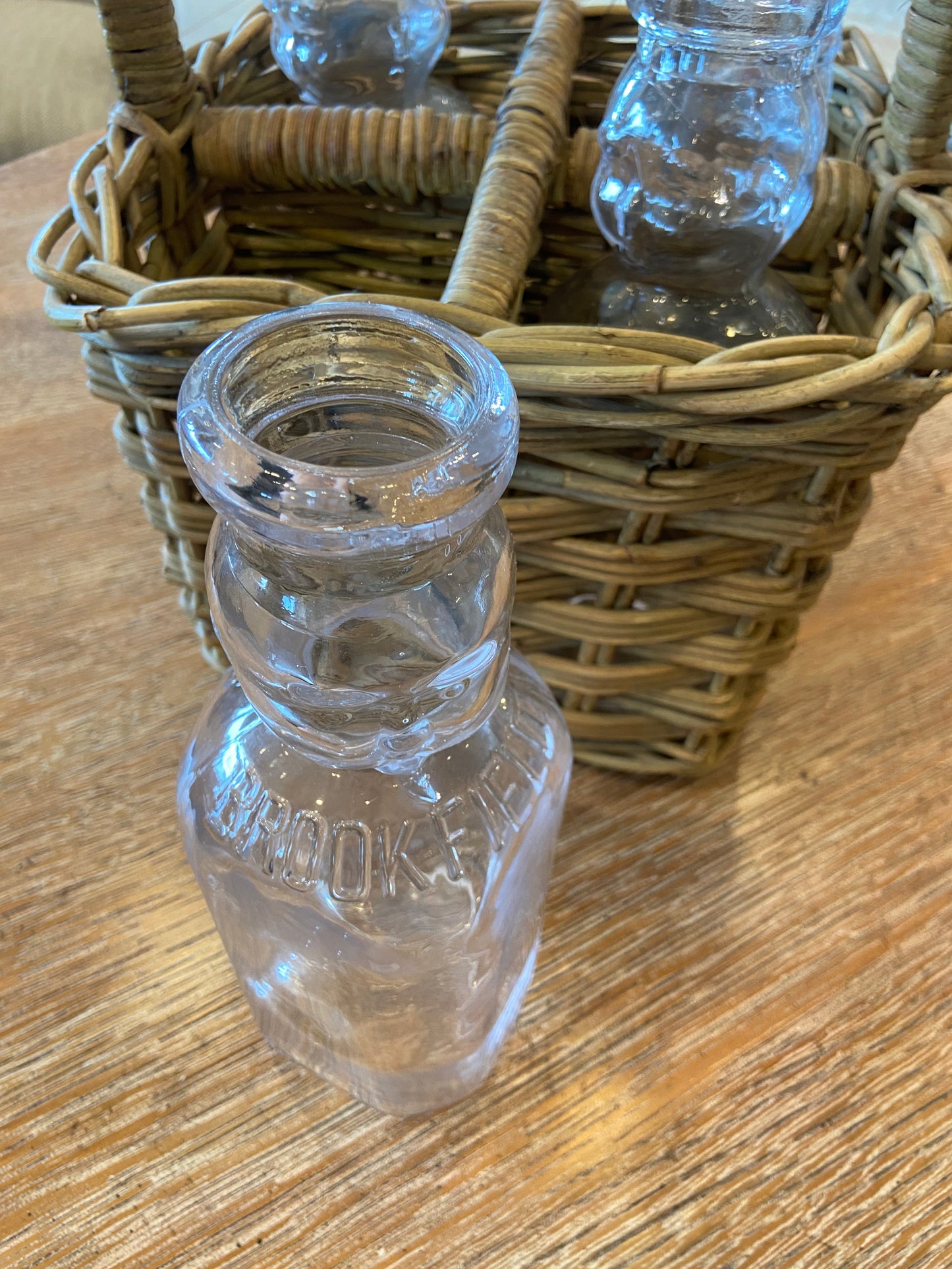 Basket with Four Babyhead Bottles (24298)