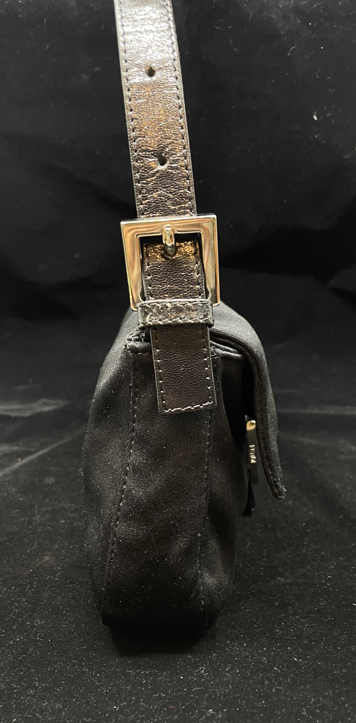 Fendi Vintage Fabric Mamma Baguette with Logo Clasp (0D300E)