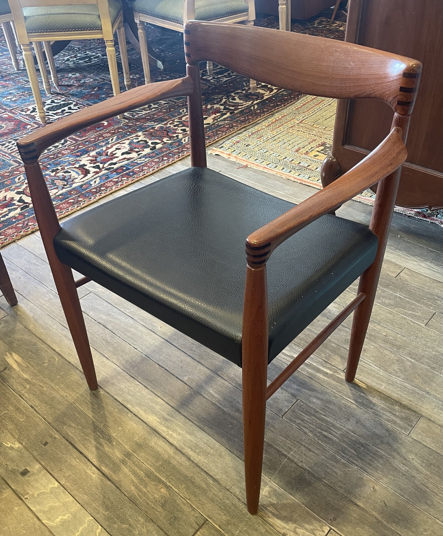 Bramin by HW Klein Mid Century Teak Dining Table and 6 Chairs (0L0001)