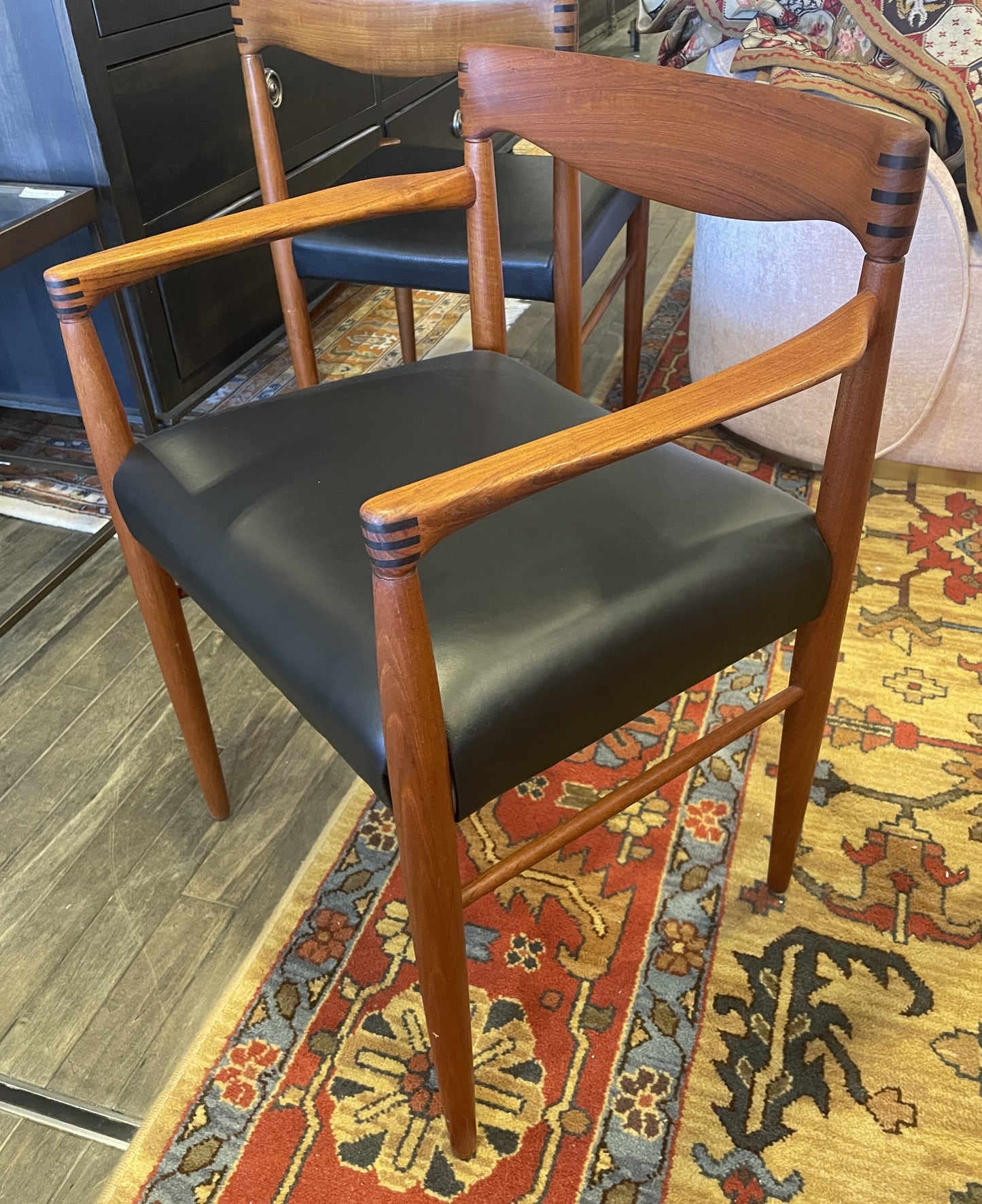 Bramin by HW Klein Mid Century Teak Dining Table and 6 Chairs (0L0001)